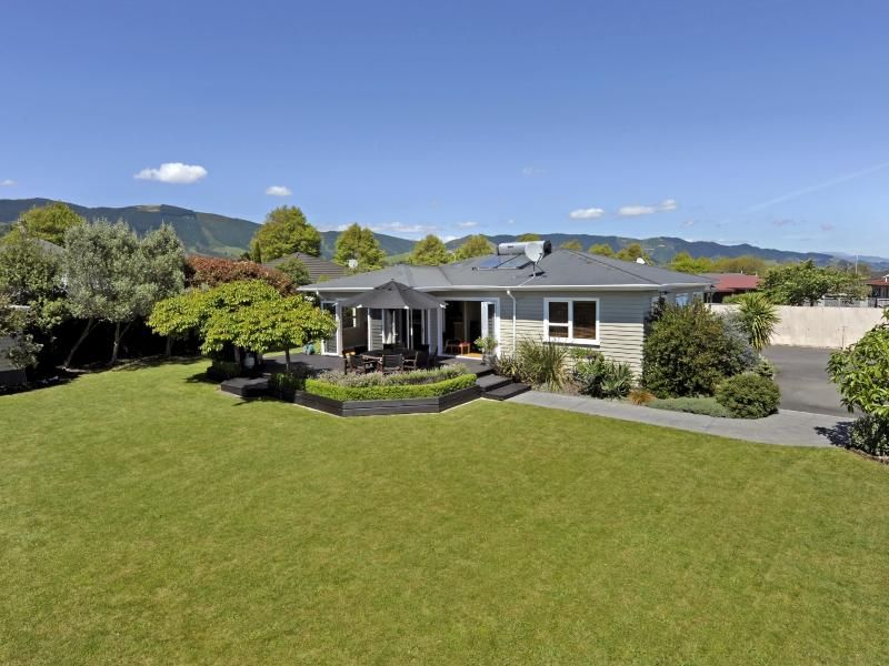 17 Reeves Street, Stoke, Nelson, 4 ਕਮਰੇ, 2 ਬਾਥਰੂਮ
