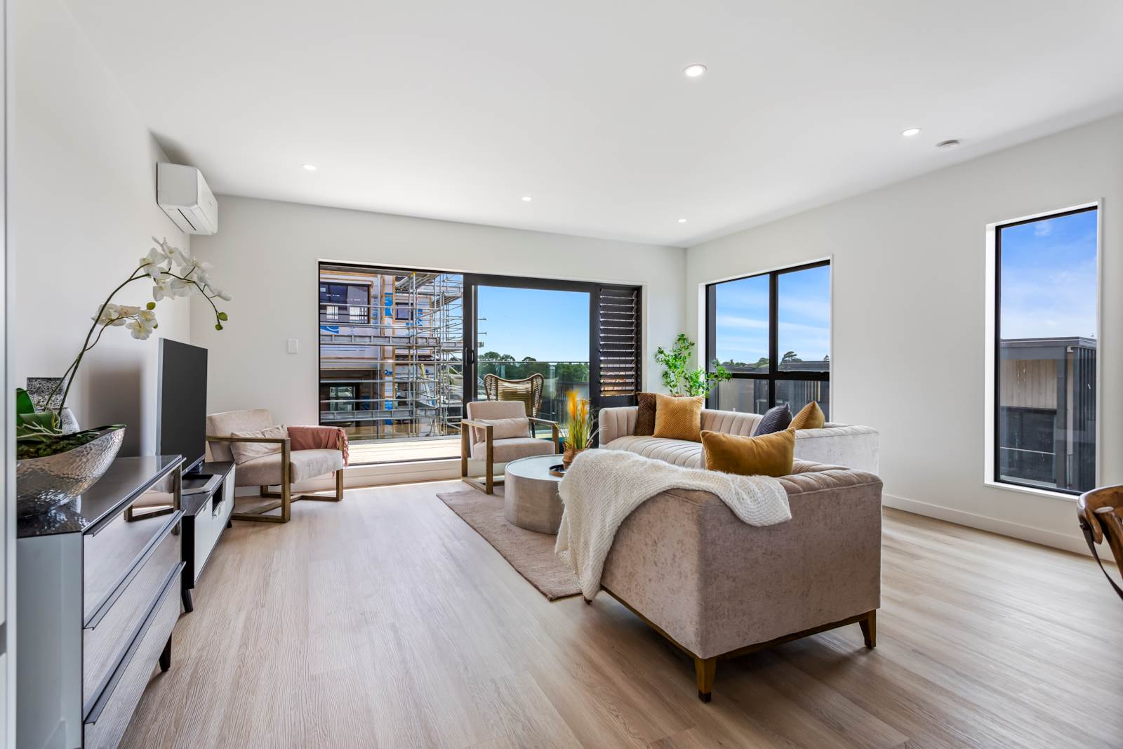 24 Milenio Crescent, Windsor Park, Auckland - North Shore, 4部屋, 1バスルーム, House