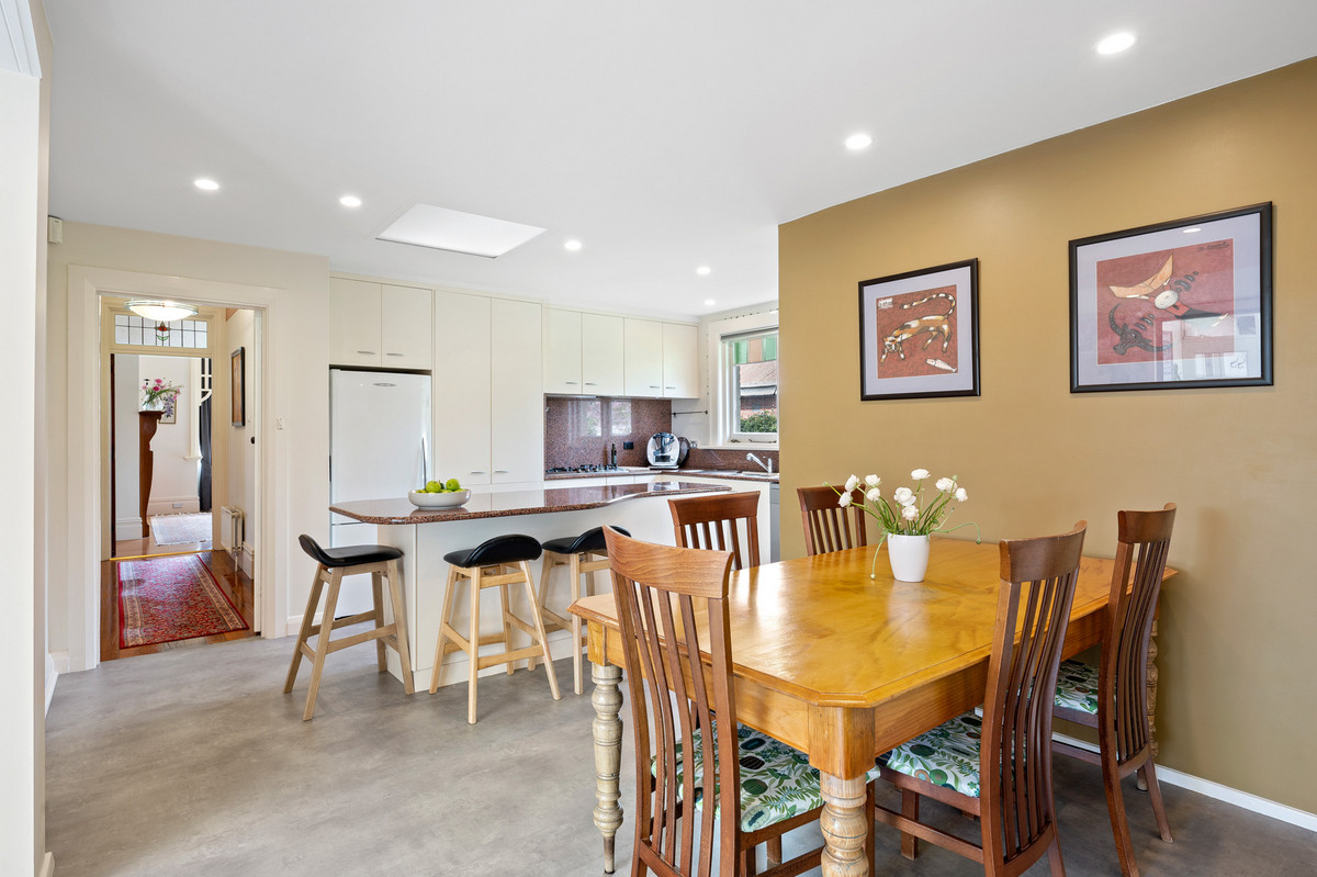 WAKE ROBIN 2 LANSDOWNE CR, West Hobart, Hobart, 0 Kuwarto, 0 Banyo, House