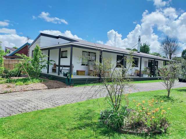 30 Wills Crescent, Ashhurst, Palmerston North City, 4 ਕਮਰੇ, 2 ਬਾਥਰੂਮ, House