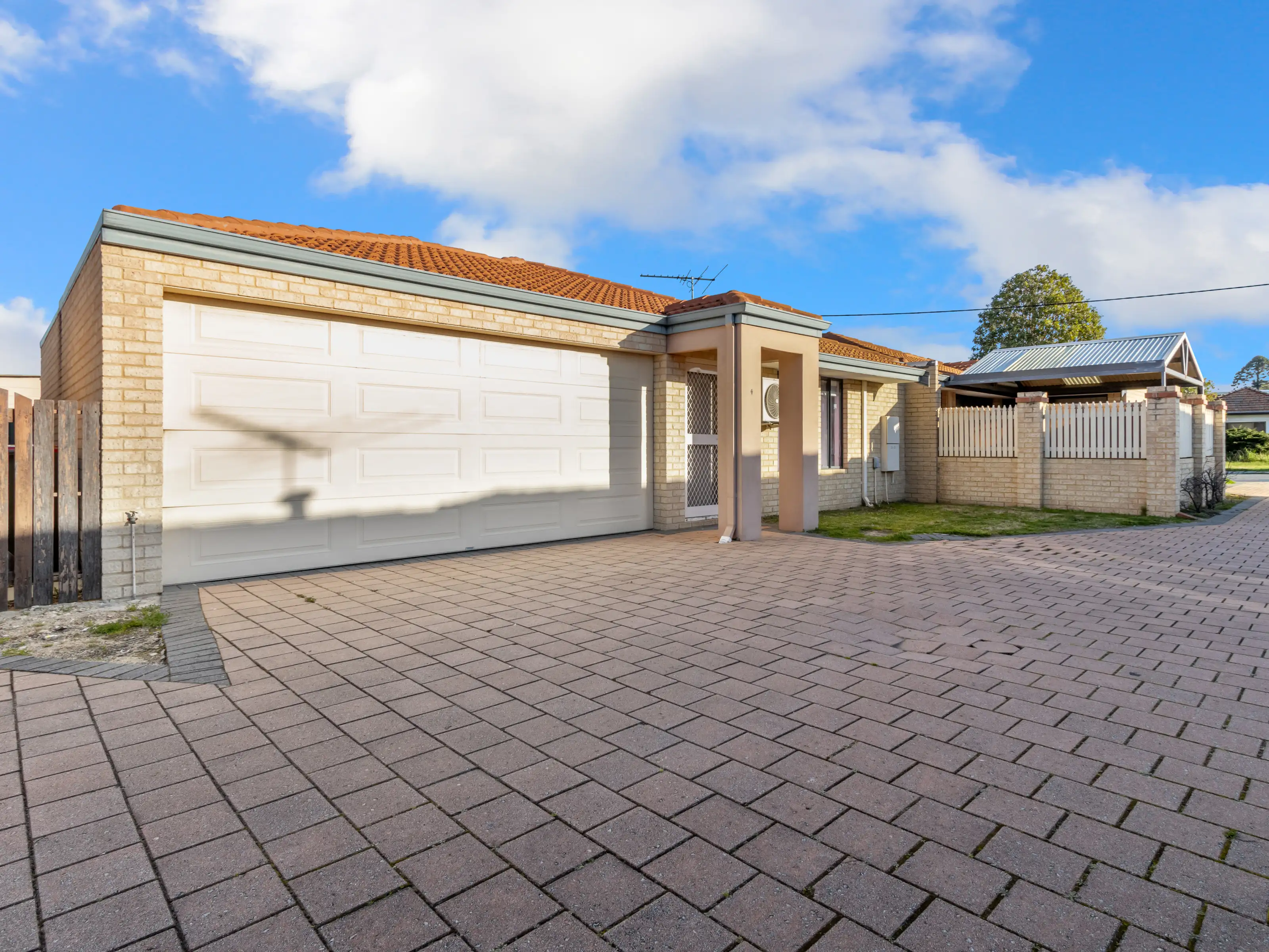 UNIT 4 10-12 JAMES ST, Cannington, South East Perth, 0 ห้องนอน, 0 ห้องน้ำ, House