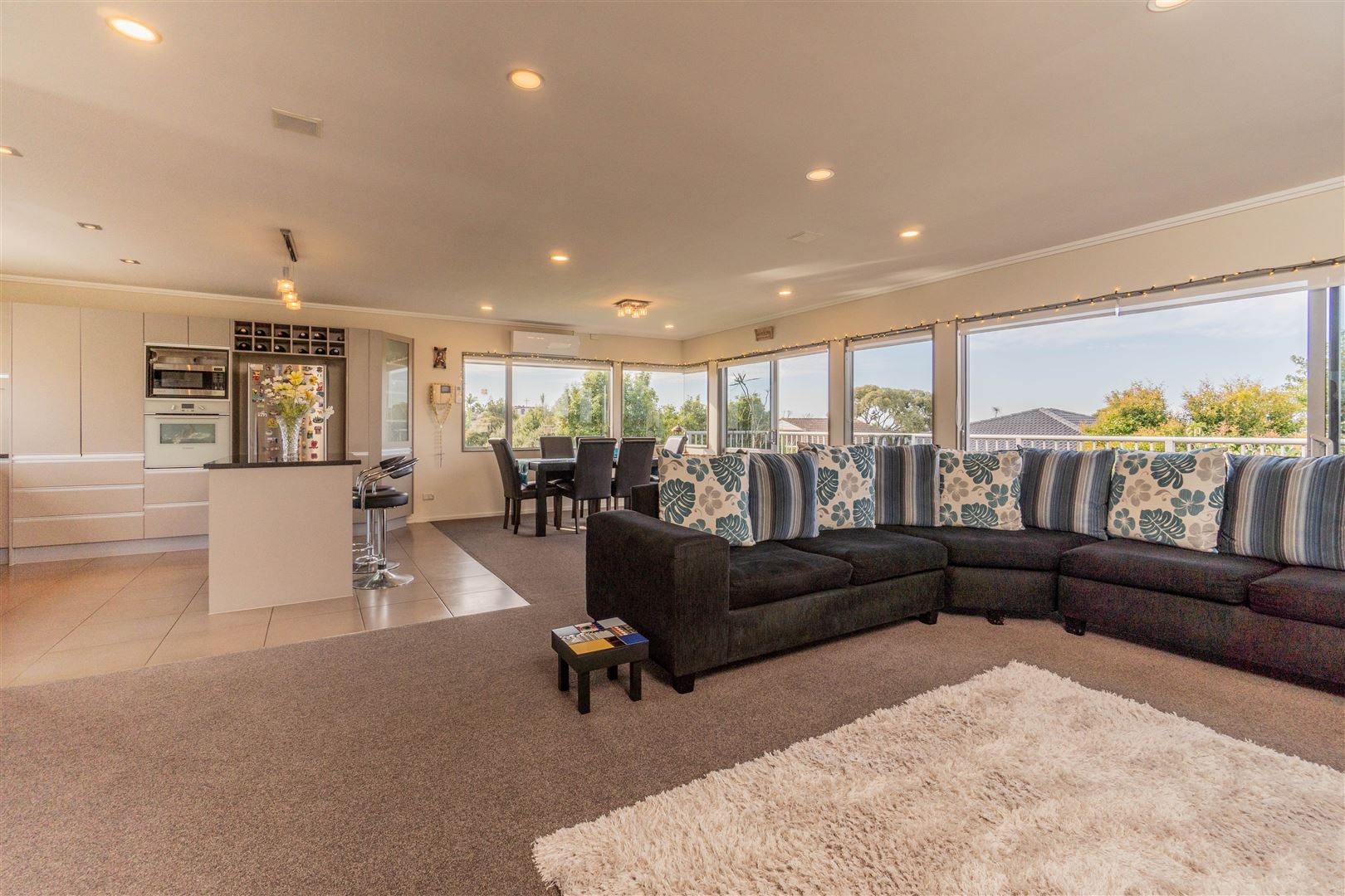 4313a Great North Road, Glendene, Waitakere City, 4 ਕਮਰੇ, 2 ਬਾਥਰੂਮ