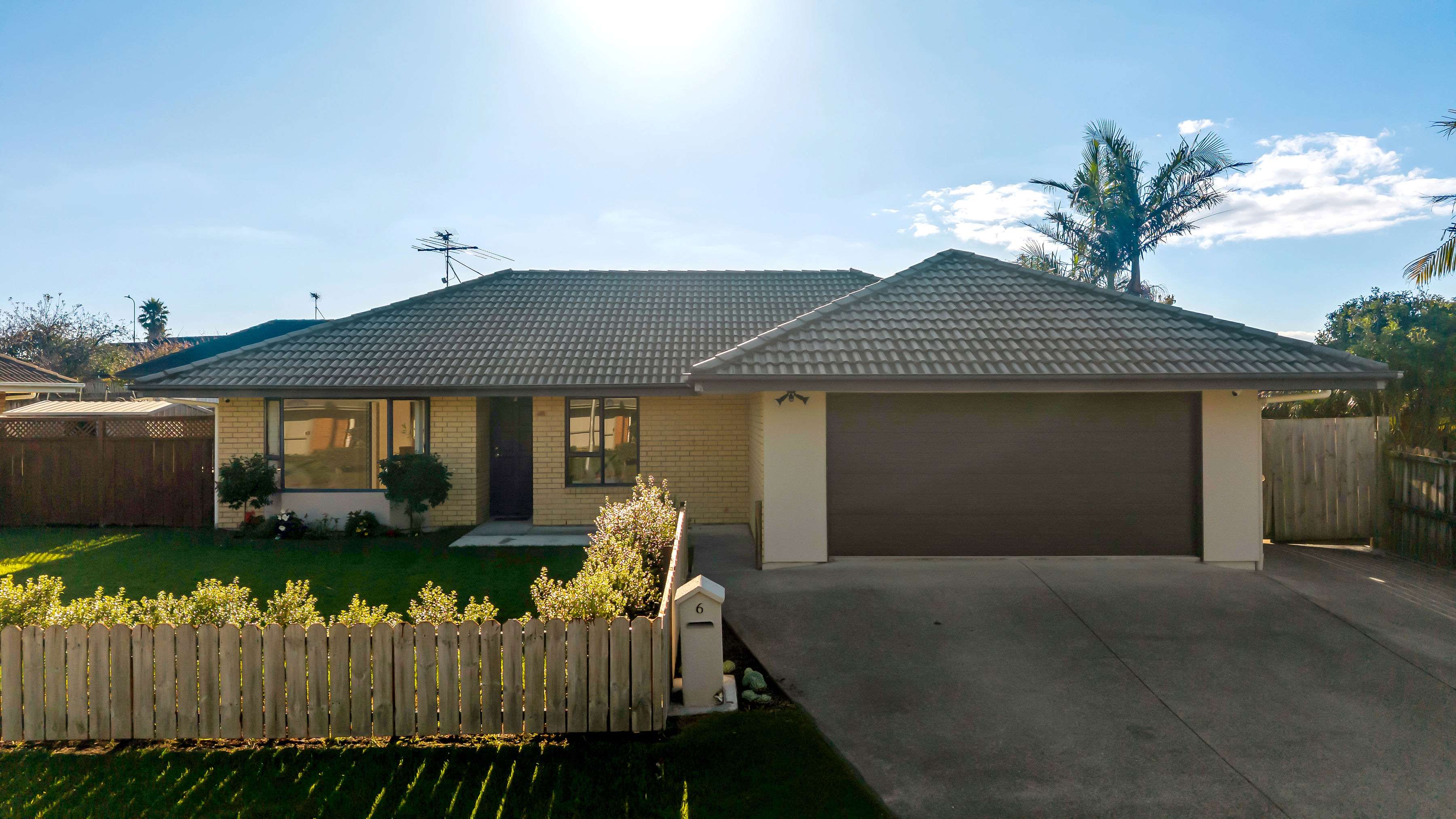 6 Frank Bunce Grove, Flat Bush, Manukau City, 3 ห้องนอน, 2 ห้องน้ำ, House