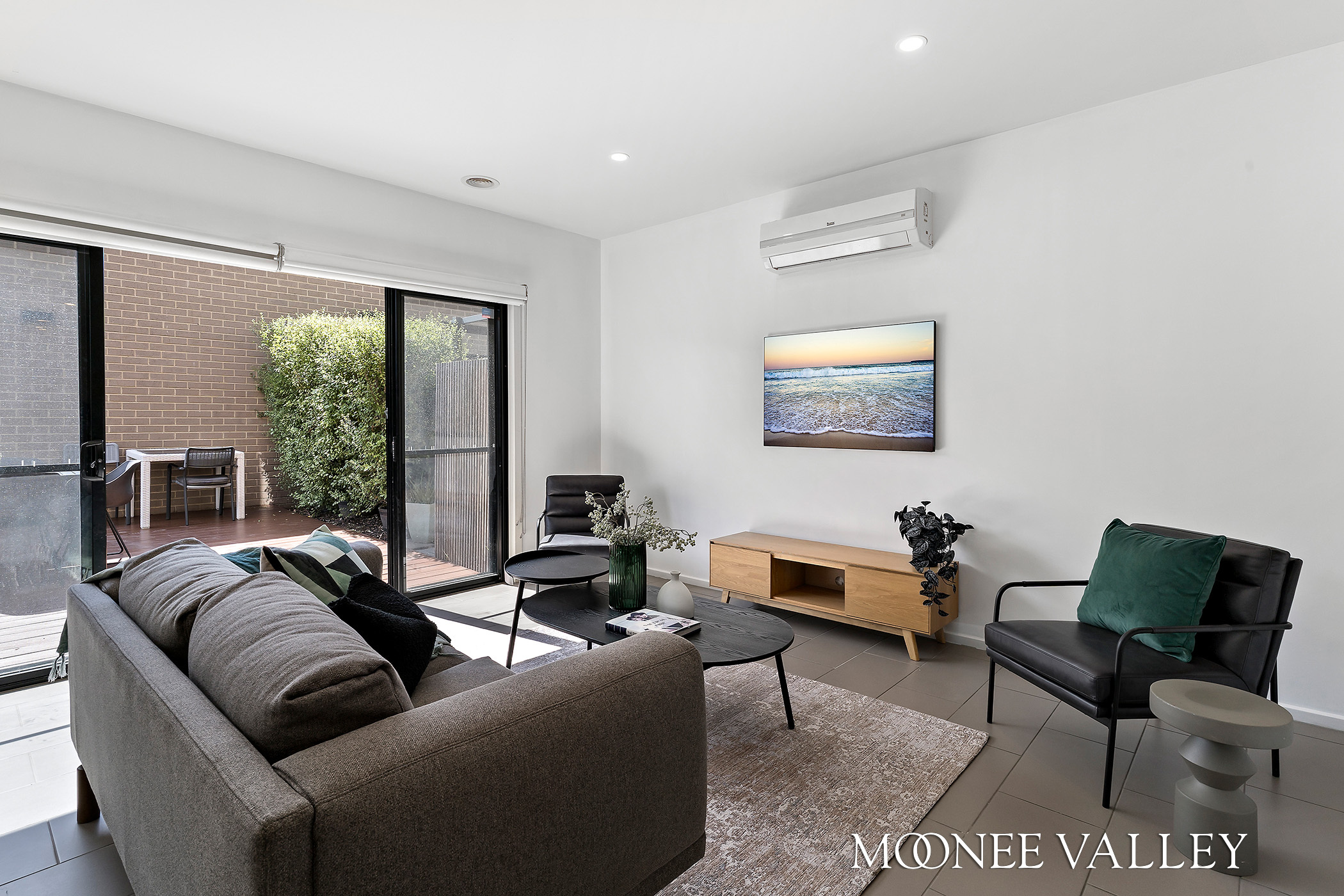 9 FAIRVIEW CR, AVONDALE HEIGHTS VIC 3034, 0 Bedrooms, 0 Bathrooms, House