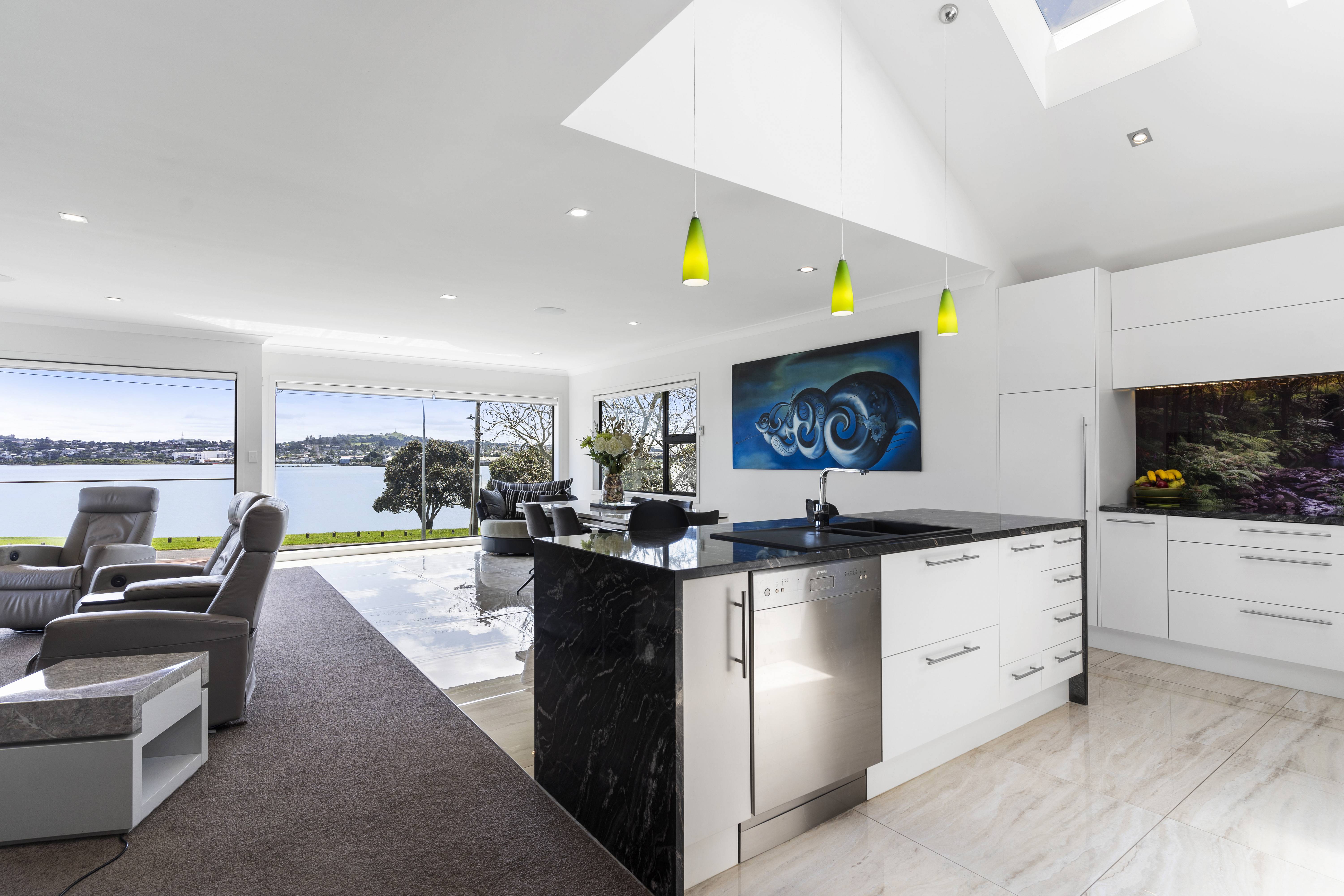 13 Kiwi Esplanade, Mangere Bridge, Manukau City, 4 कमरे, 3 बाथरूम, House