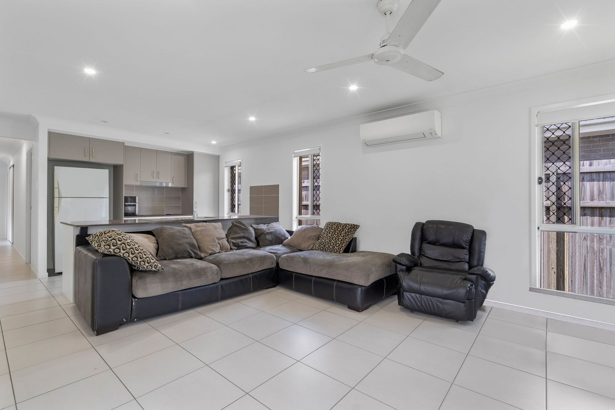 4 FORMOSA ST, PARK RIDGE QLD 4125, 0 غرف, 0 حمامات, House
