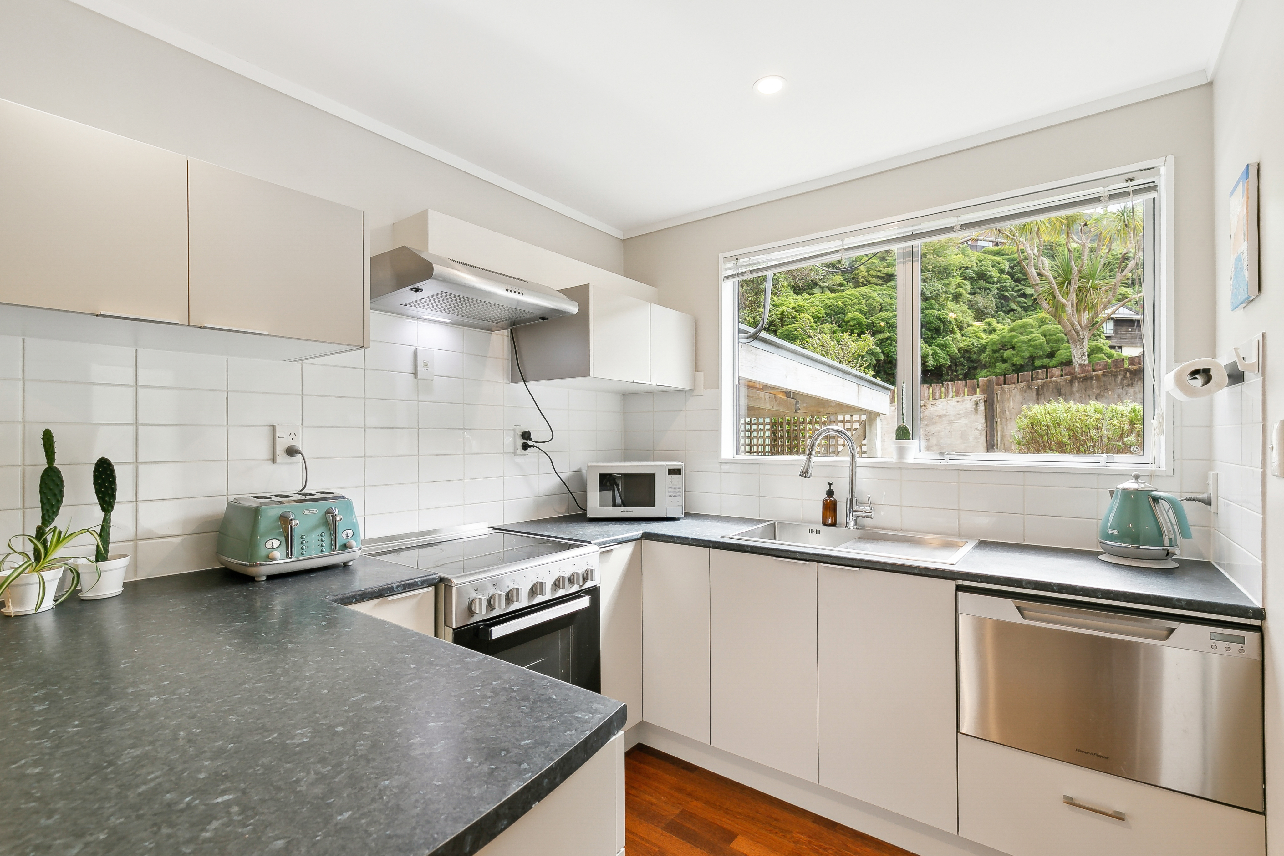 18a Vasanta Avenue, Ngaio, Wellington, 2 phòng ngủ, 1 phòng tắm, Townhouse