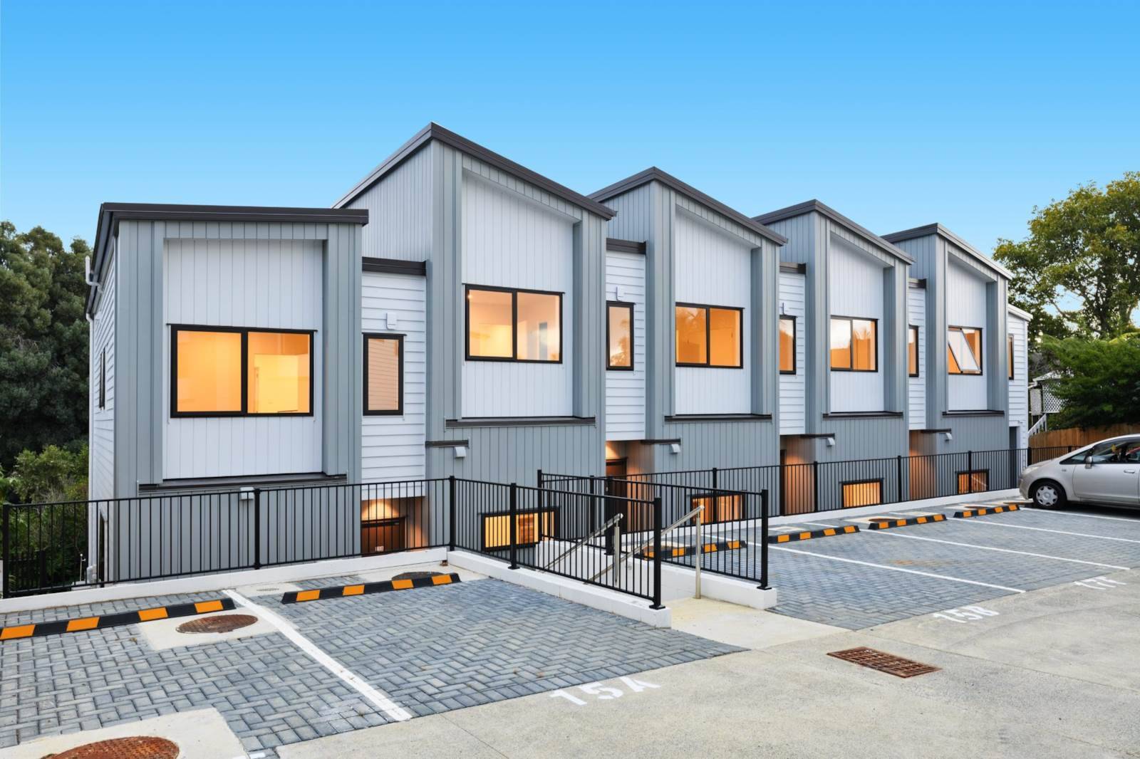 15c Tabitha Crescent, Henderson, Waitakere City, 2 phòng ngủ, 1 phòng tắm, Townhouse
