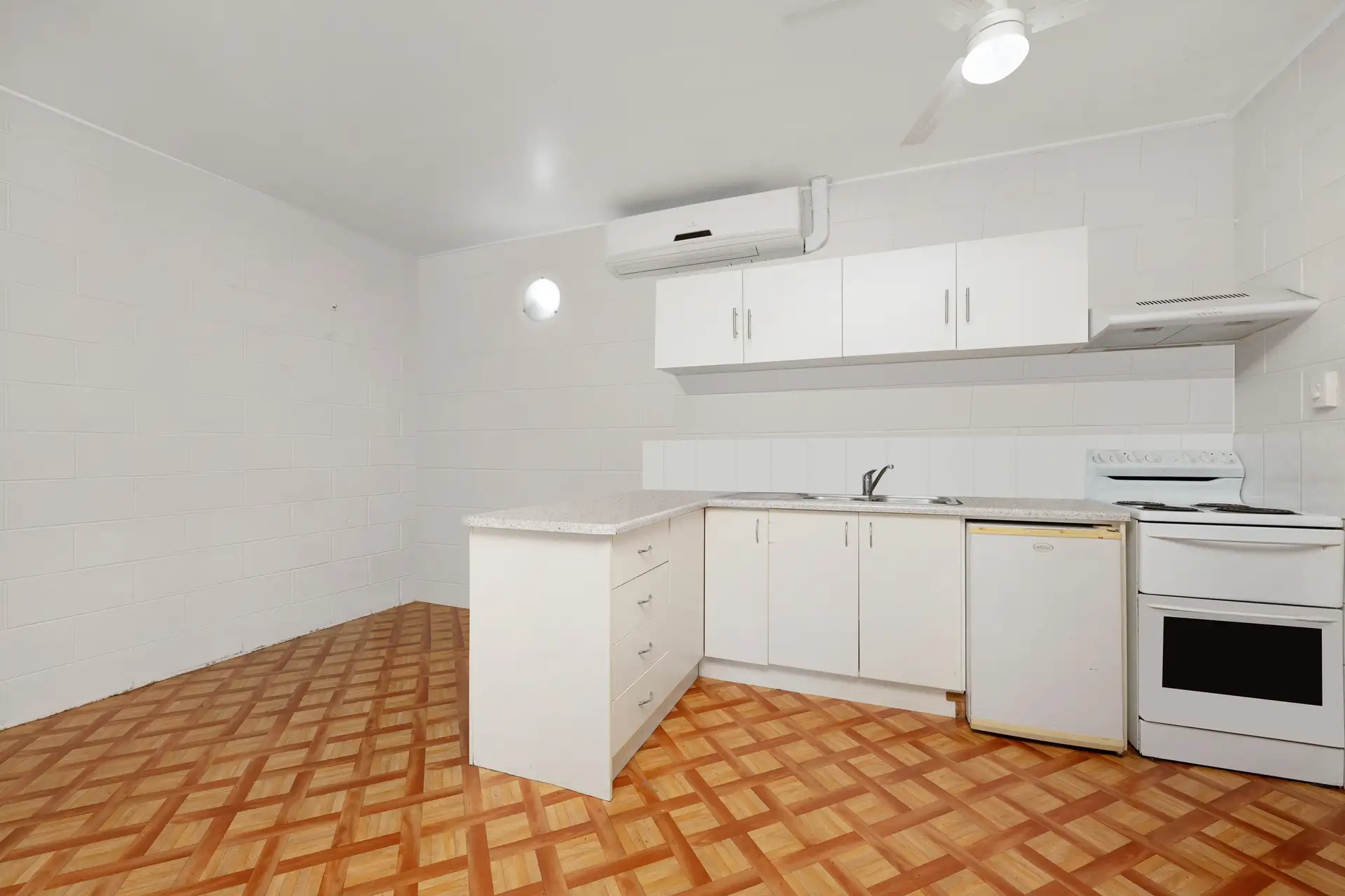 BUNDOCK UNITS 179 BUNDOCK ST, West End, Townsville, 0 कमरे, 0 बाथरूम, Unit