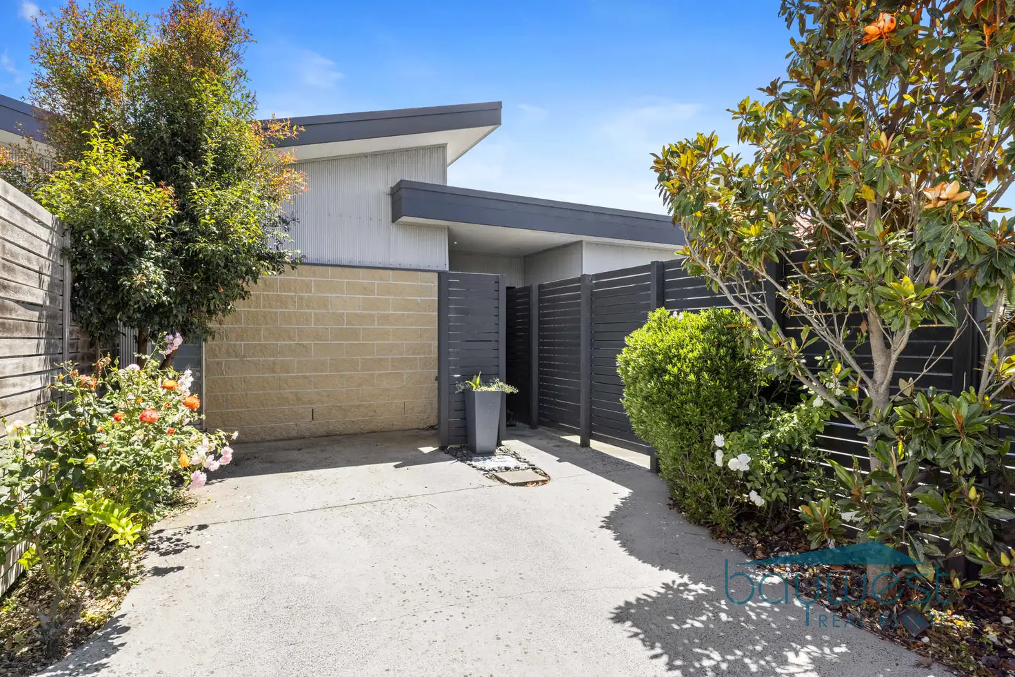 UNIT 2 8 ALBERT ST, Hastings, Mornington Peninsula, 0房, 0浴, Townhouse