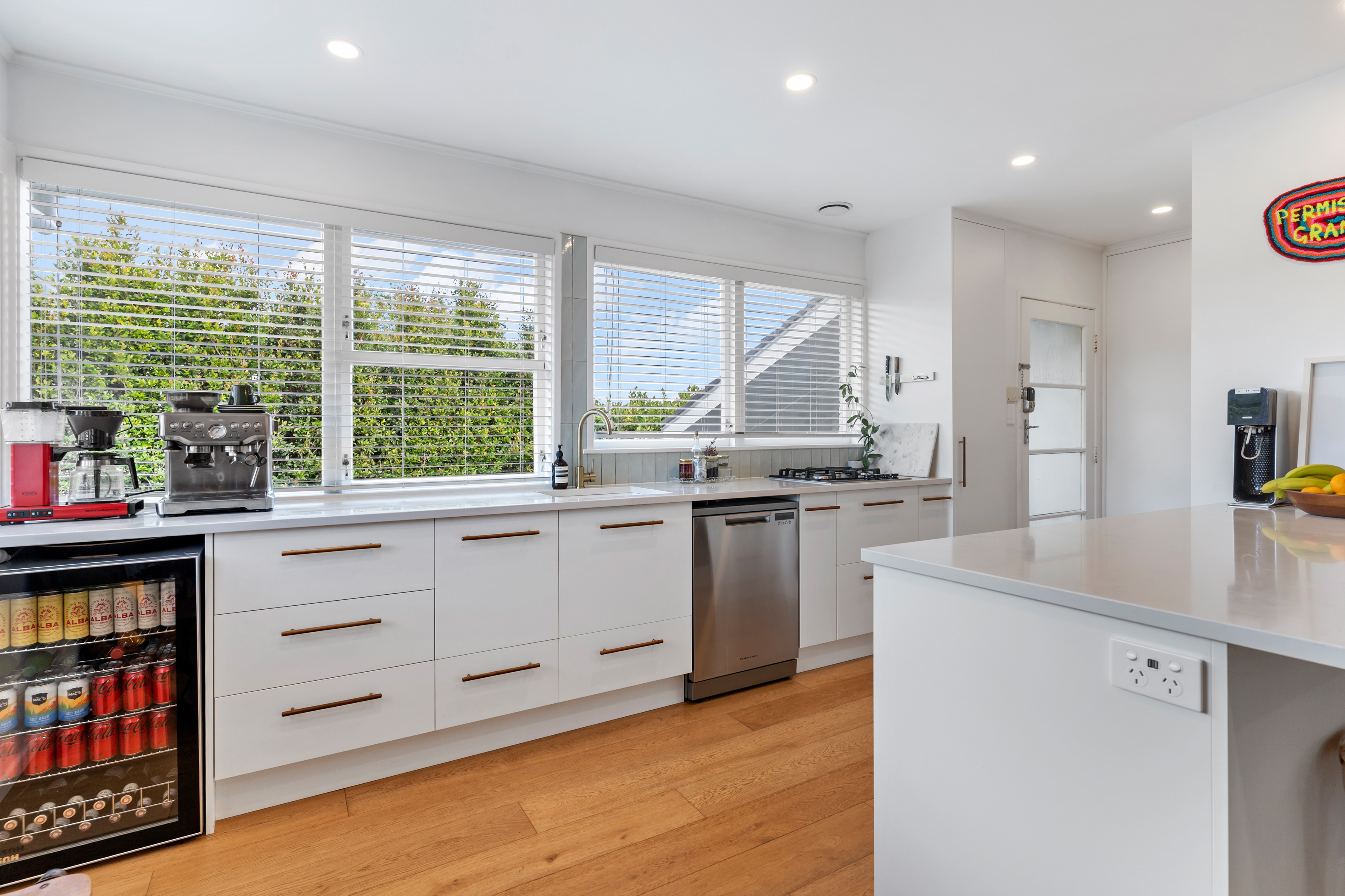 1/12 Grimshaw Place, Henderson, Waitakere City, 3 침실, 1 욕실, House
