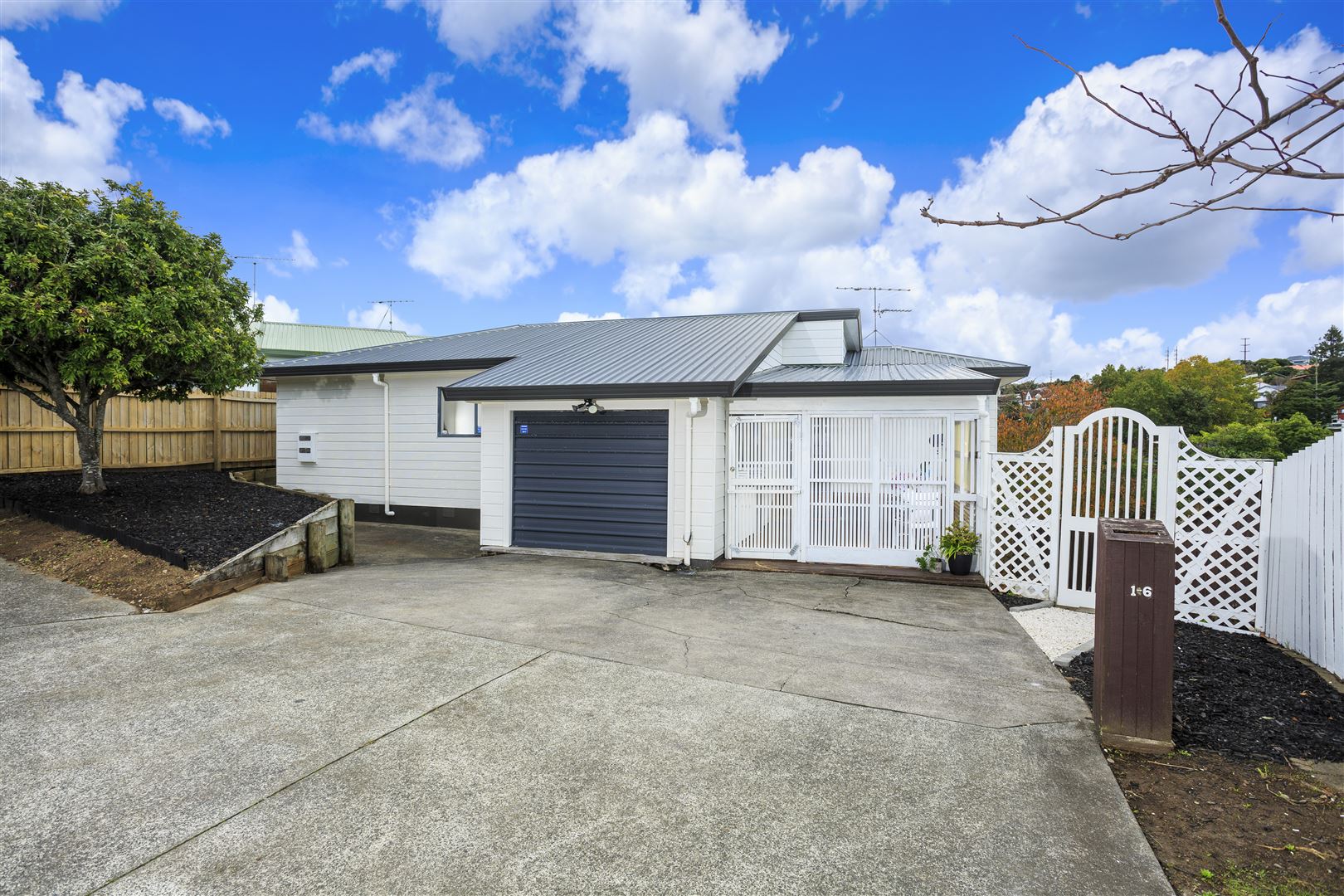 1/6 Romulus Place, Totara Vale, North Shore City, 3 Bedrooms, 2 Bathrooms