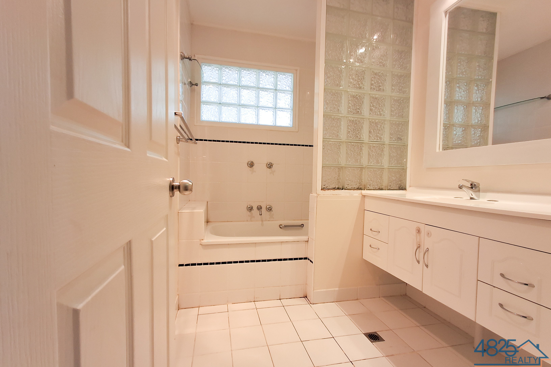 14 FALCON ST, Townview, North West, 0部屋, 0バスルーム, House