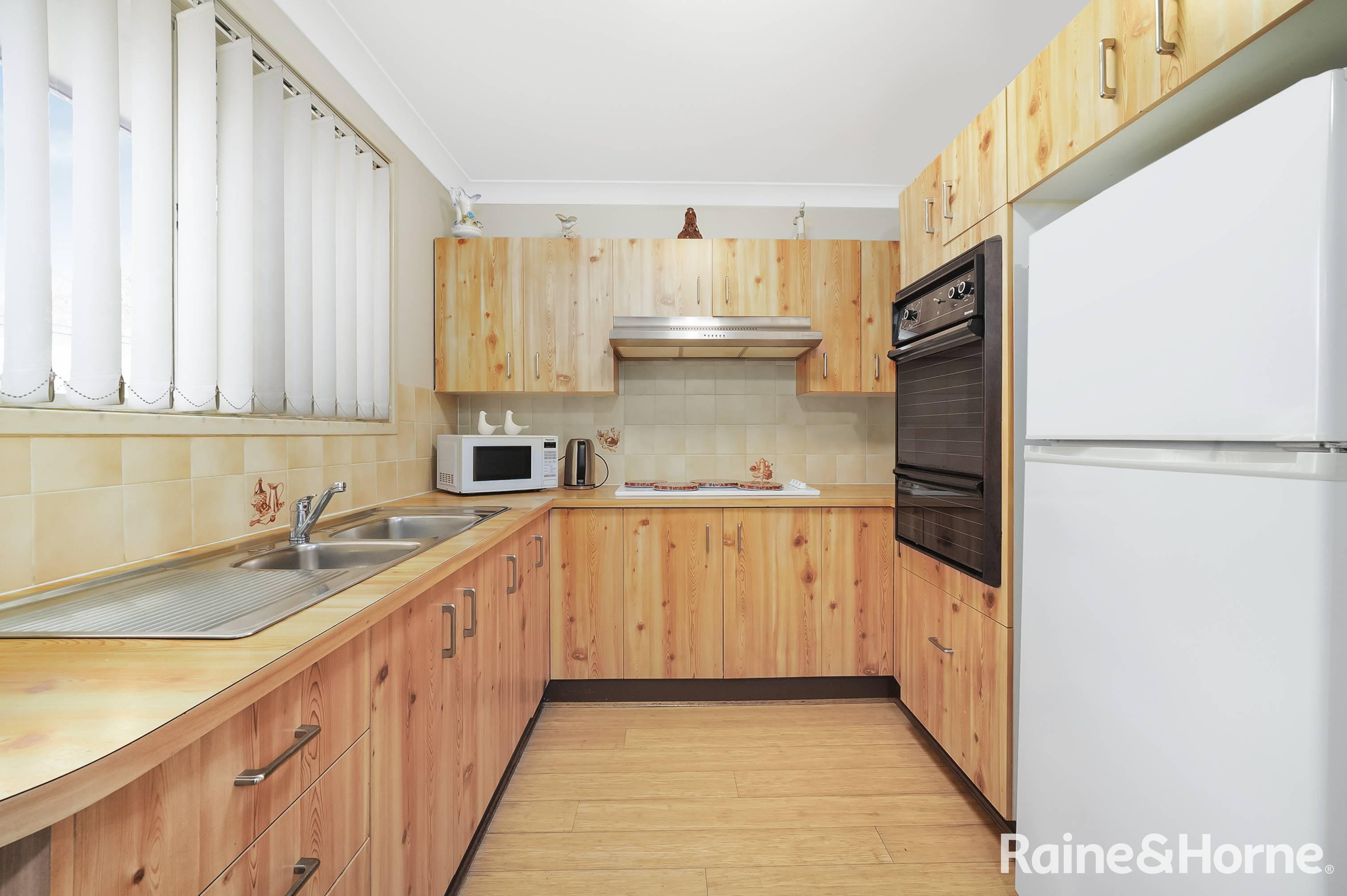 UNIT 4 2 EDWARD ST, Macquarie Fields, Macarthur Region, 0房, 0浴, House