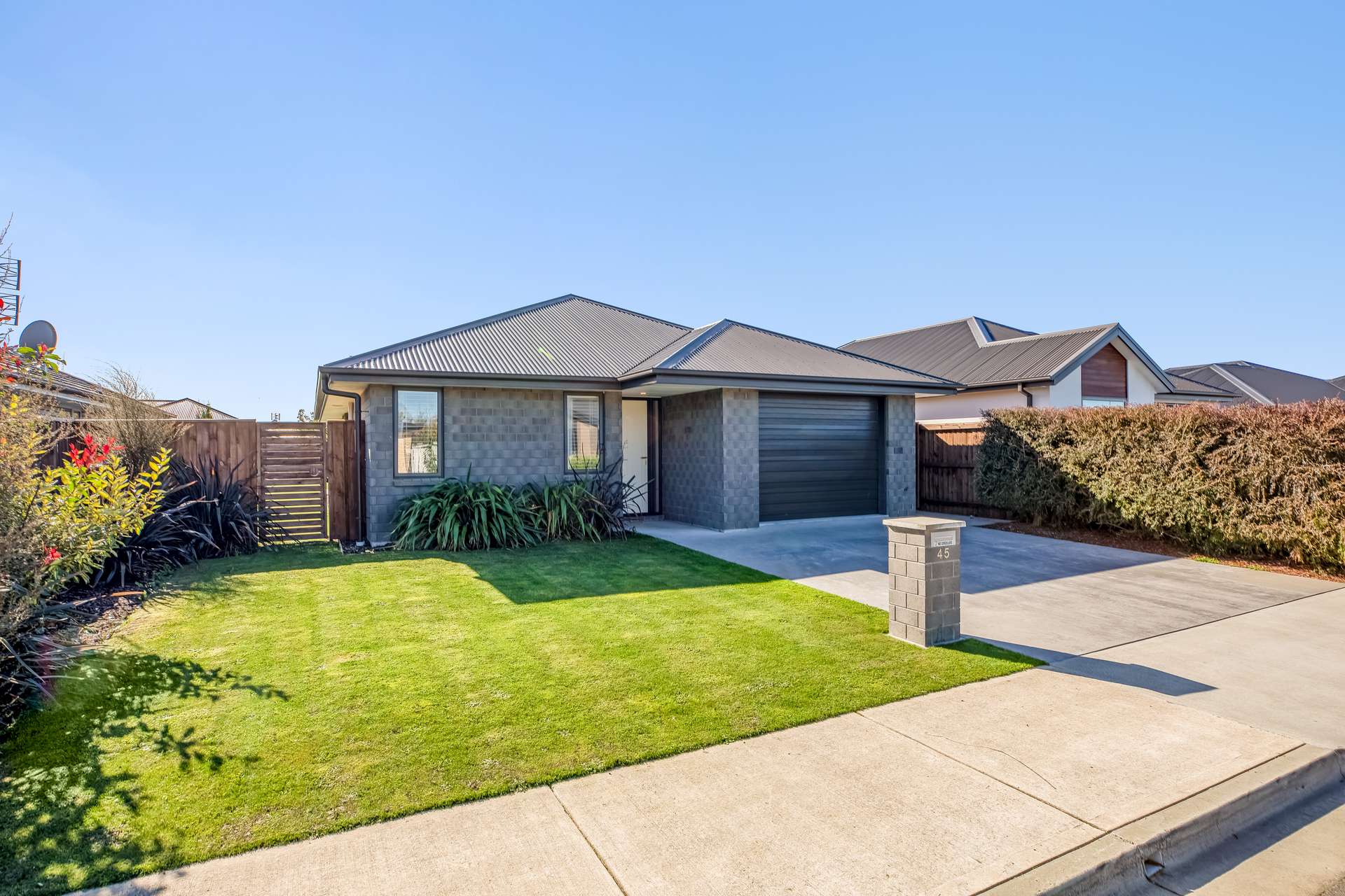 45 Minerva Crescent, Woodend