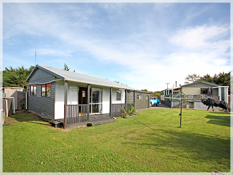 27 Nuku Street, Tangimoana, Manawatu, 2 कमरे, 1 बाथरूम