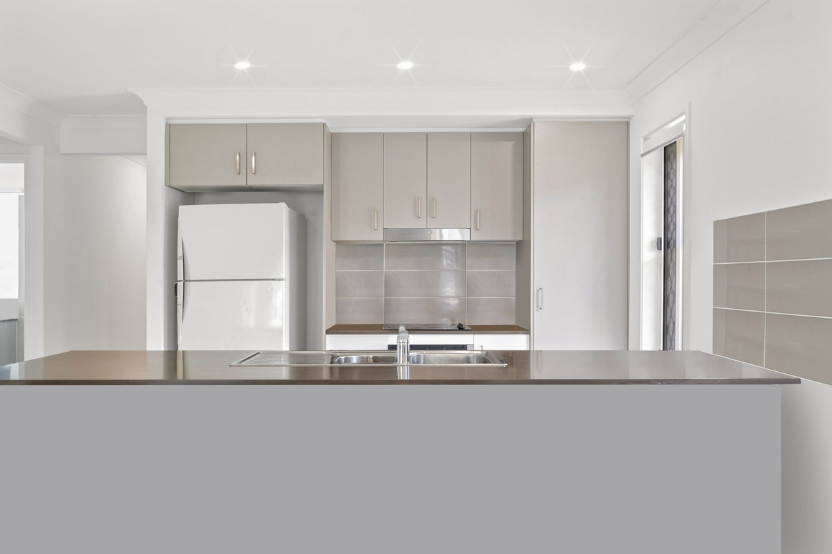 4 FORMOSA ST, PARK RIDGE QLD 4125, 0 غرف, 0 حمامات, House