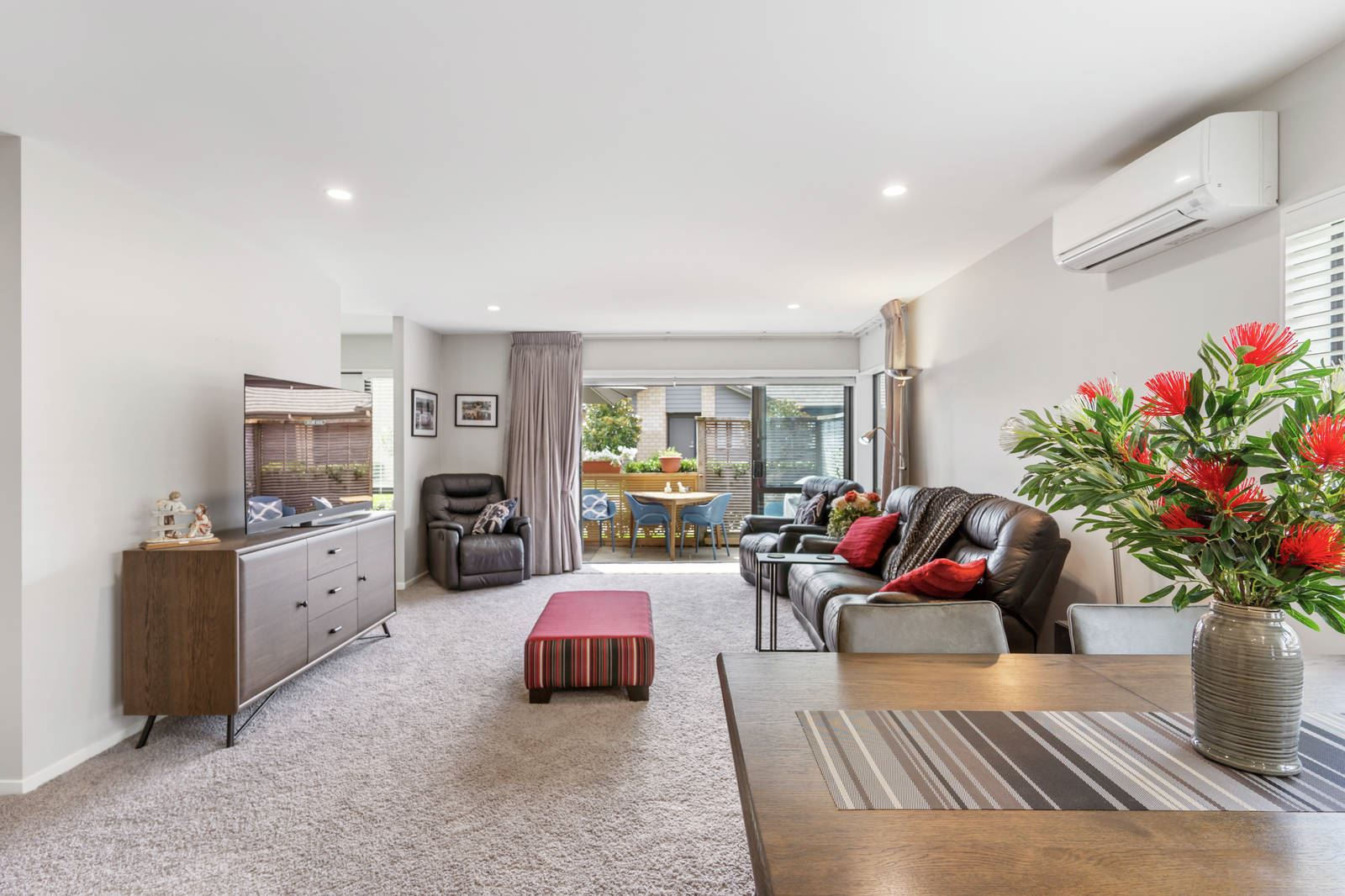 19 Royalle Mews, Botany Downs