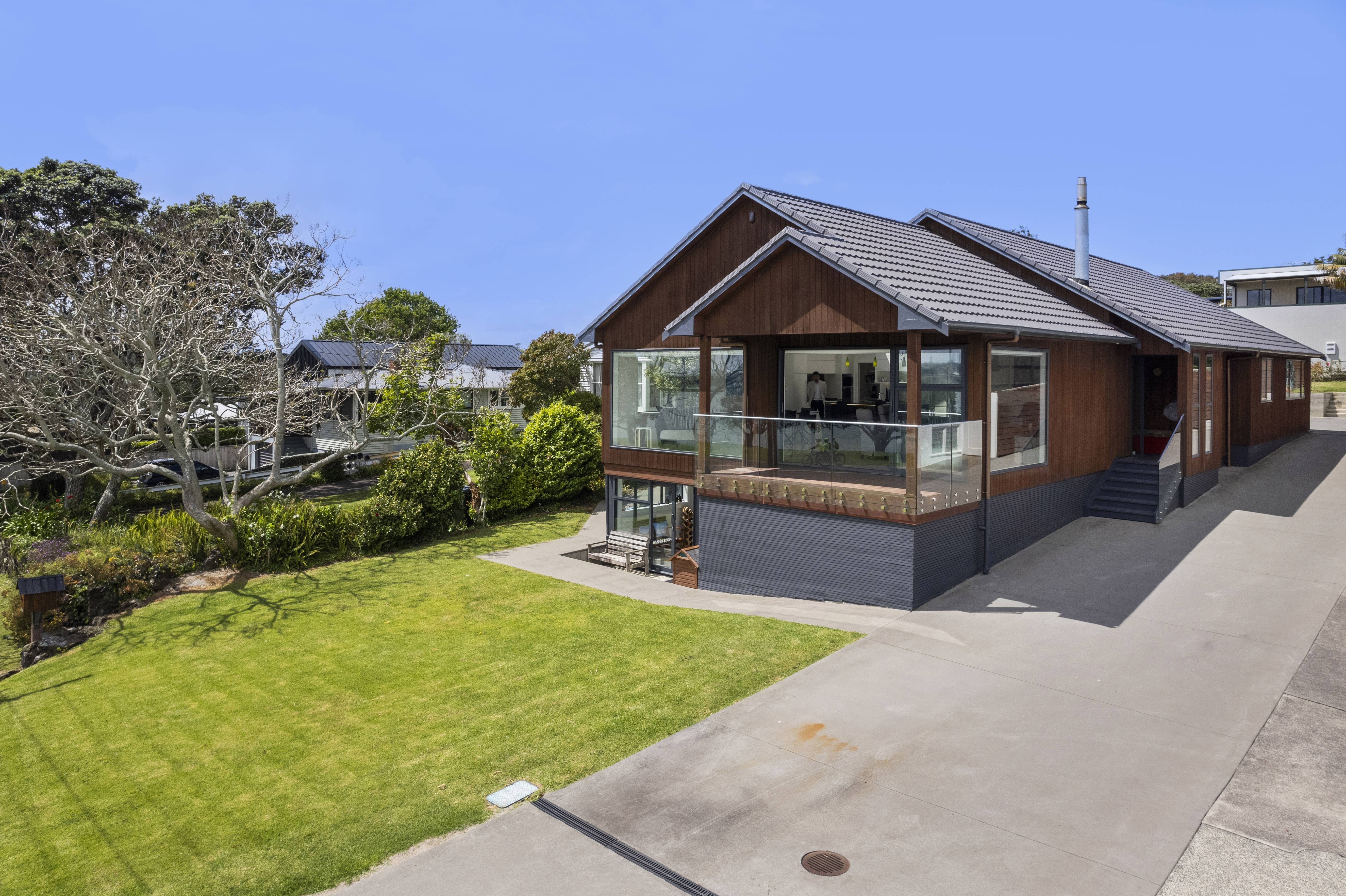 13 Kiwi Esplanade, Mangere Bridge, Manukau City, 4 कमरे, 3 बाथरूम, House