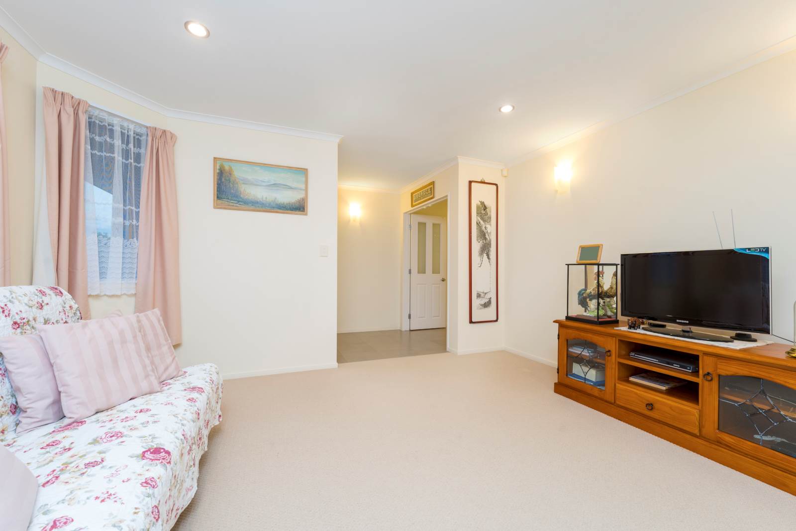8 Waltham Street, Henderson, Waitakere City, 4 침실, 2 욕실, House