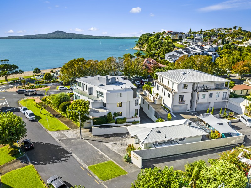 Residential  Mixed Housing Urban Zone