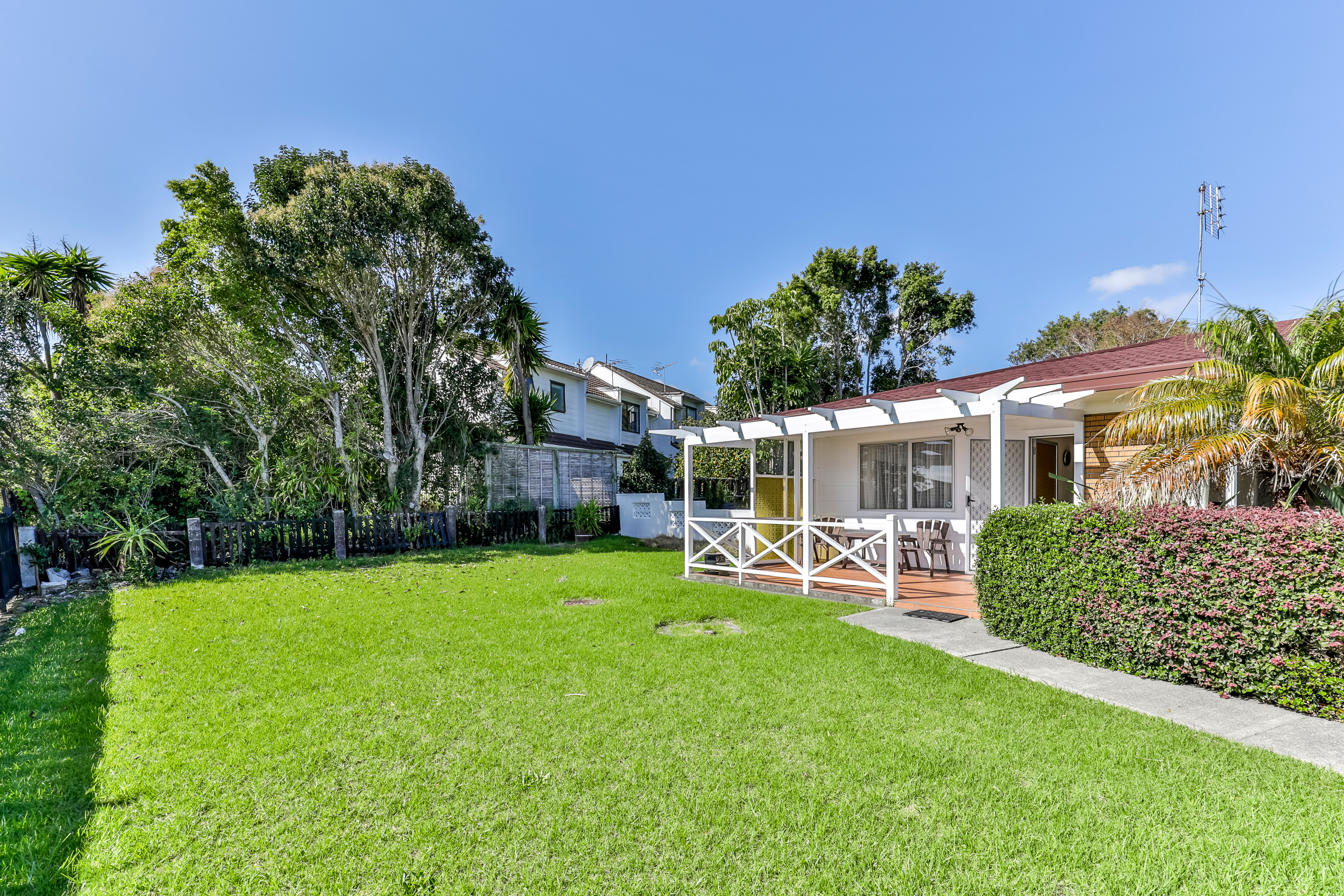 2/5 Vivian Wilson Drive, Eastern Beach, Manukau City, 2 कमरे, 1 बाथरूम, House