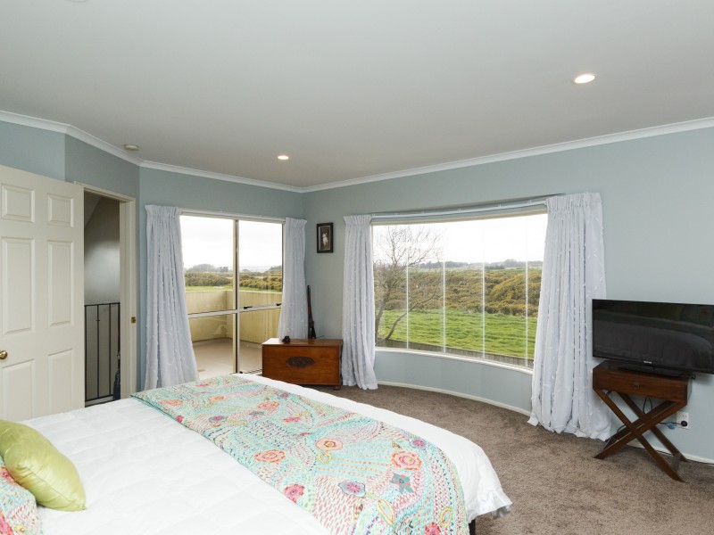 143 Pacific Drive, Fitzherbert, Palmerston North City, 4 ਕਮਰੇ, 2 ਬਾਥਰੂਮ