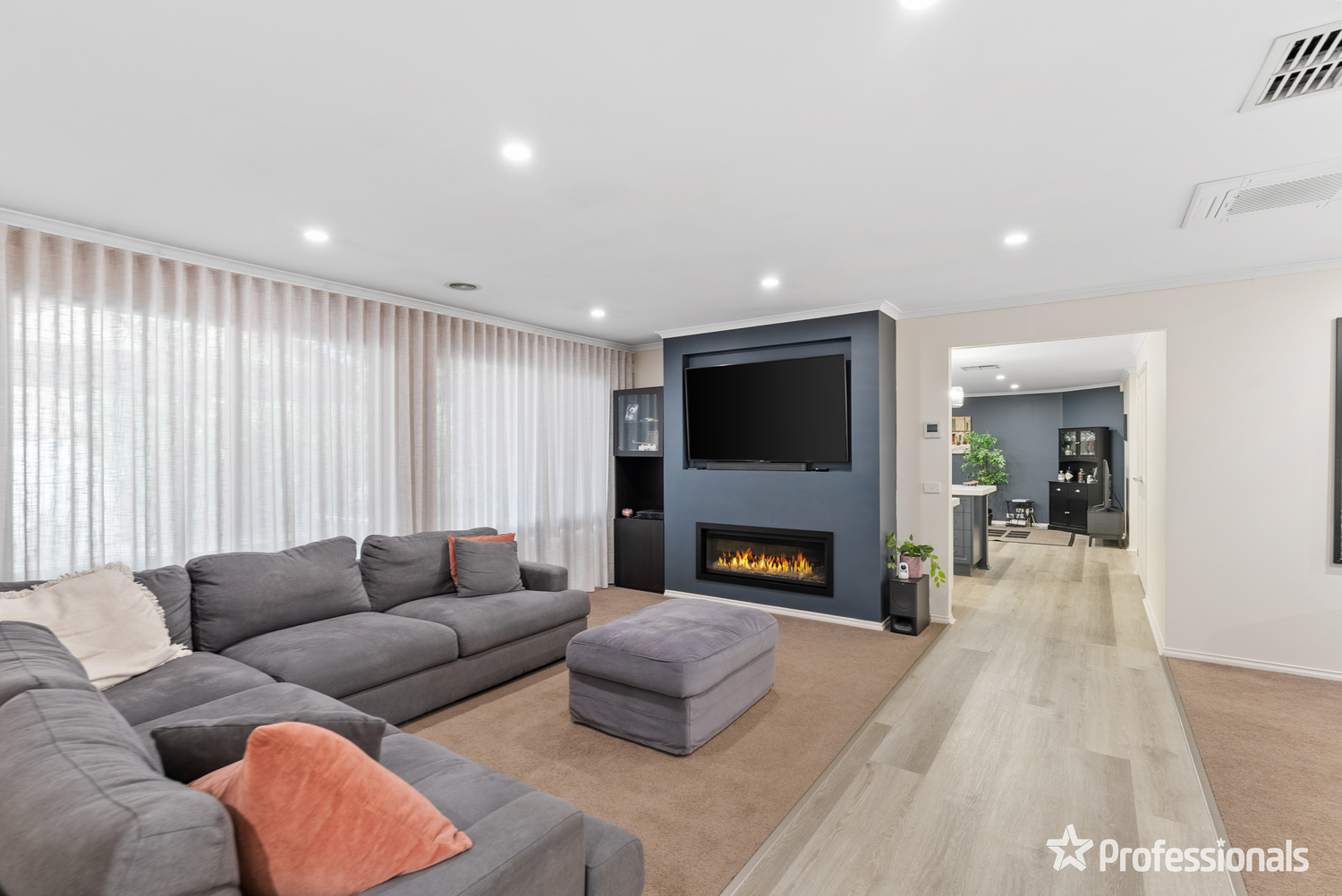 17 BLOOMSBURY DR, TAYLORS HILL VIC 3037, 0 Bedrooms, 0 Bathrooms, House