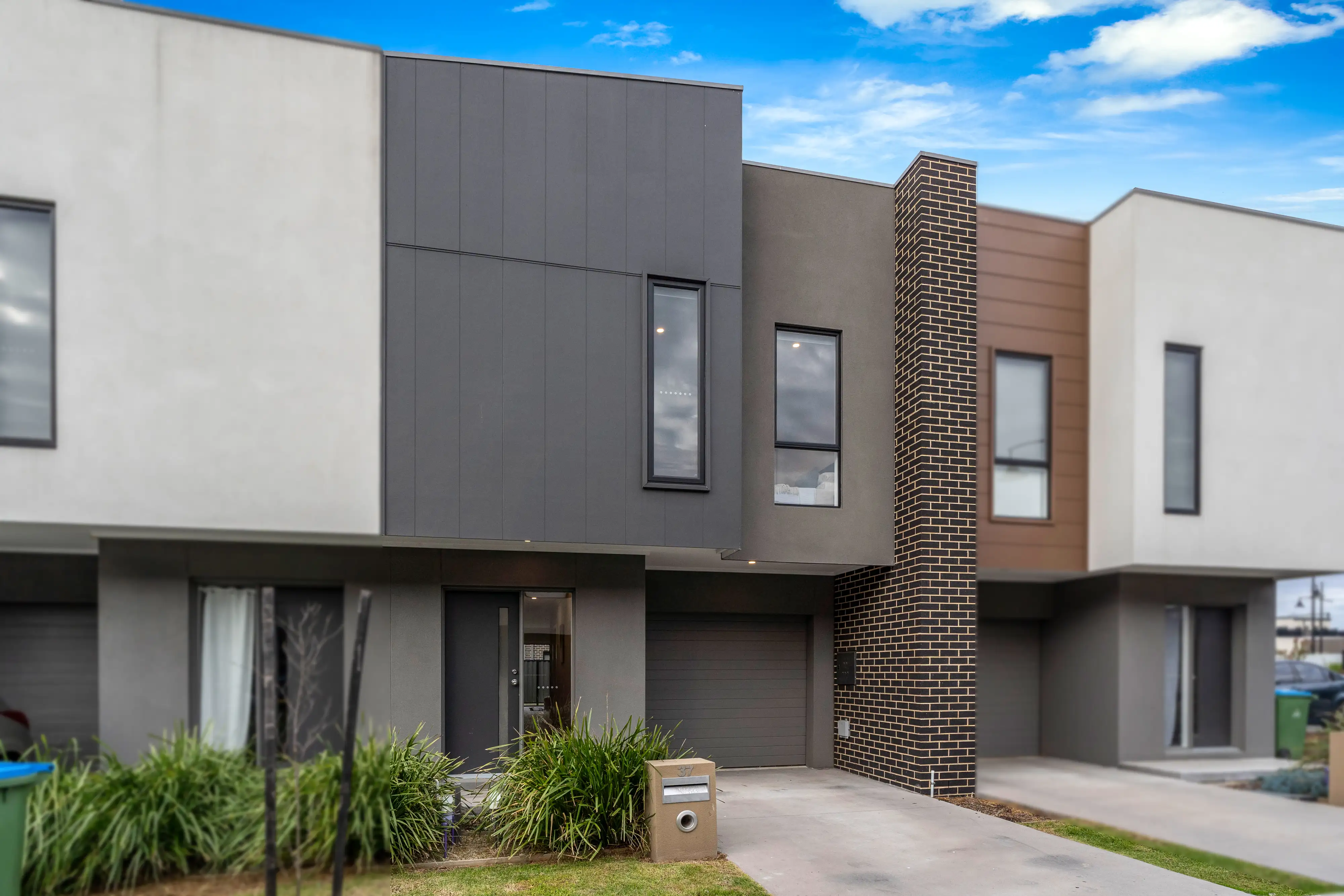 37 TANZANITE CCT, Craigieburn, North Melbourne, 0房, 0浴, Townhouse