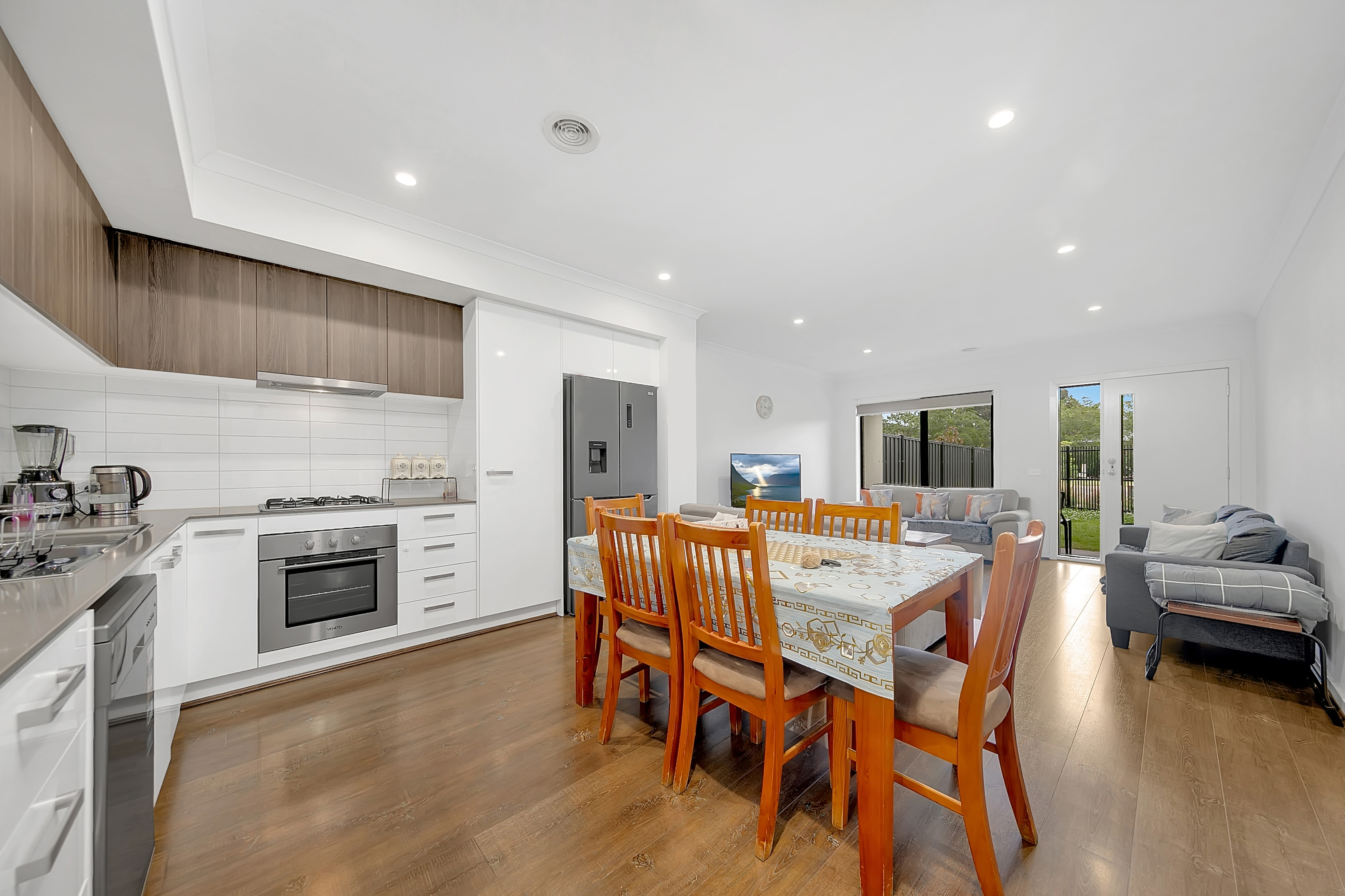 108 MARATHON BVD, Craigieburn, North Melbourne, 0 Kuwarto, 0 Banyo, Townhouse