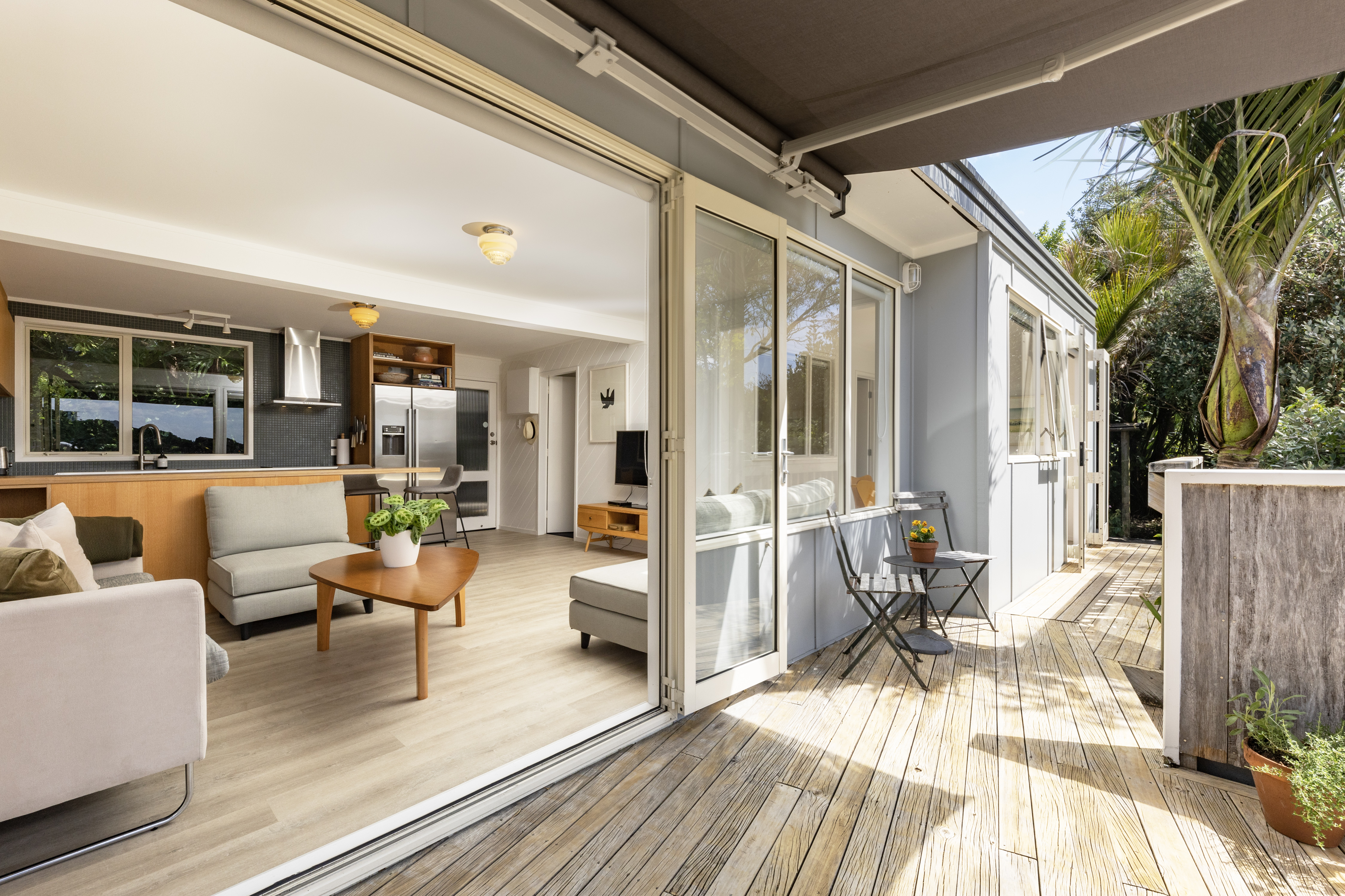 61 Seaview Road, Piha, Auckland - Waitakere, 2 ਕਮਰੇ, 1 ਬਾਥਰੂਮ