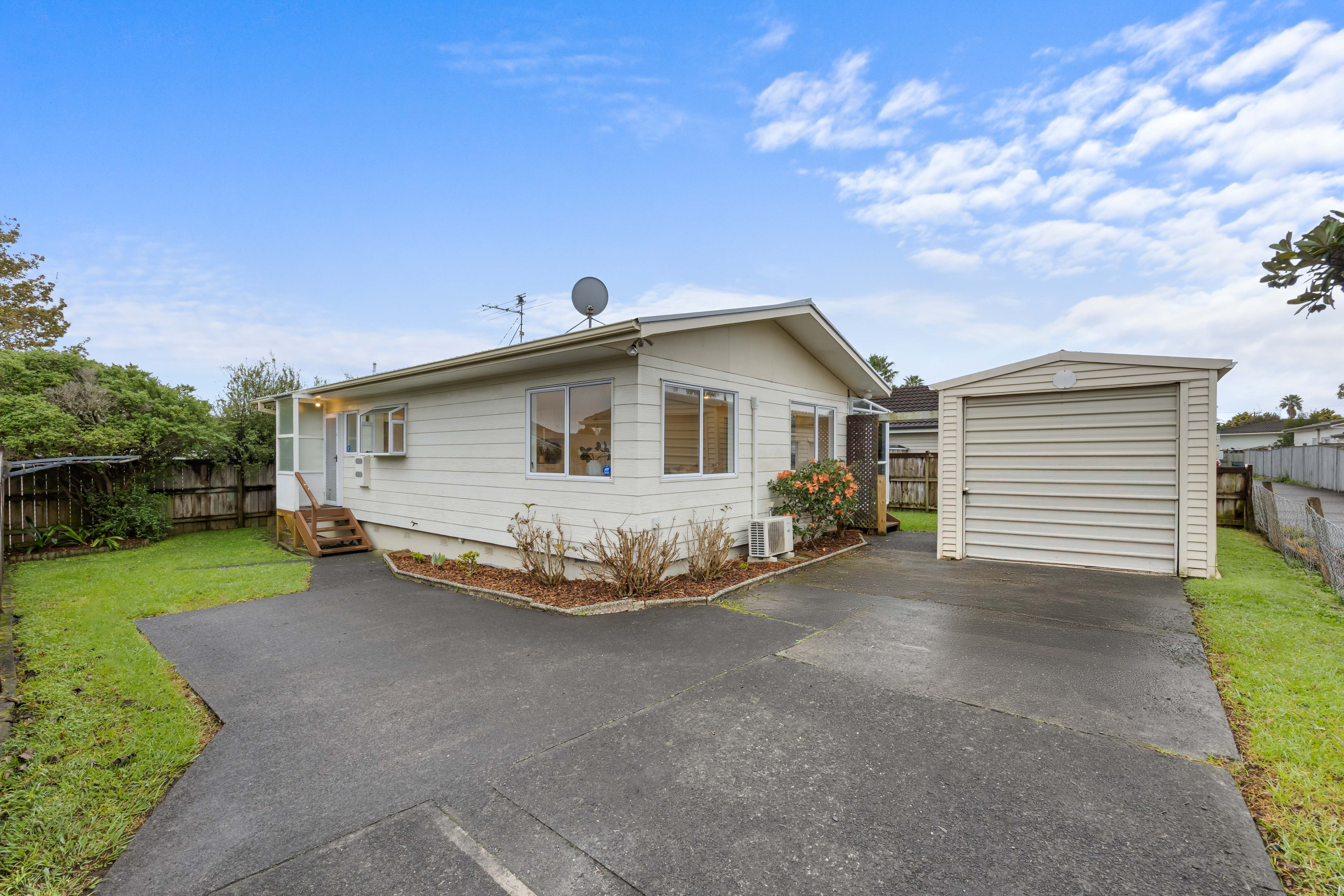 2/4 Shamrock Lane, Te Atatu Peninsula, Auckland - Waitakere, 2 ਕਮਰੇ, 1 ਬਾਥਰੂਮ, House