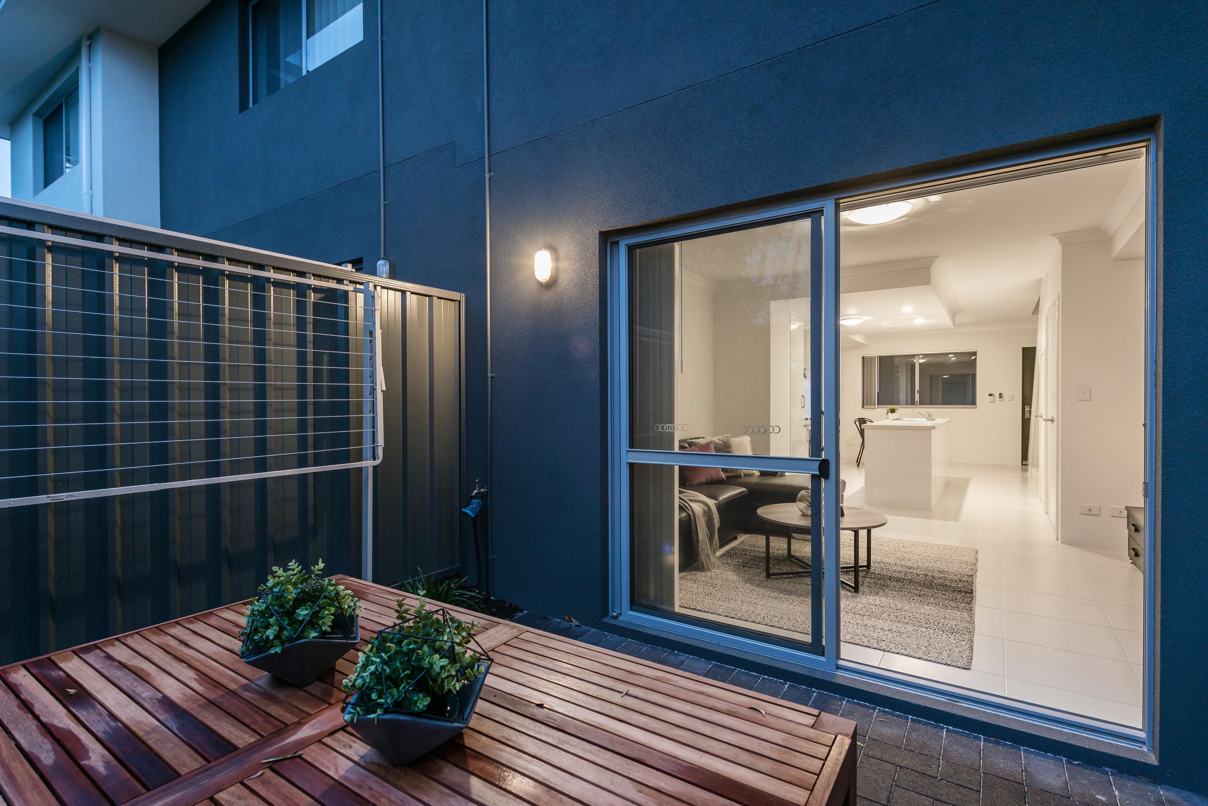 UNIT 9 196 ALMA RD, North Perth, Perth CBD, 0房, 0浴, Townhouse