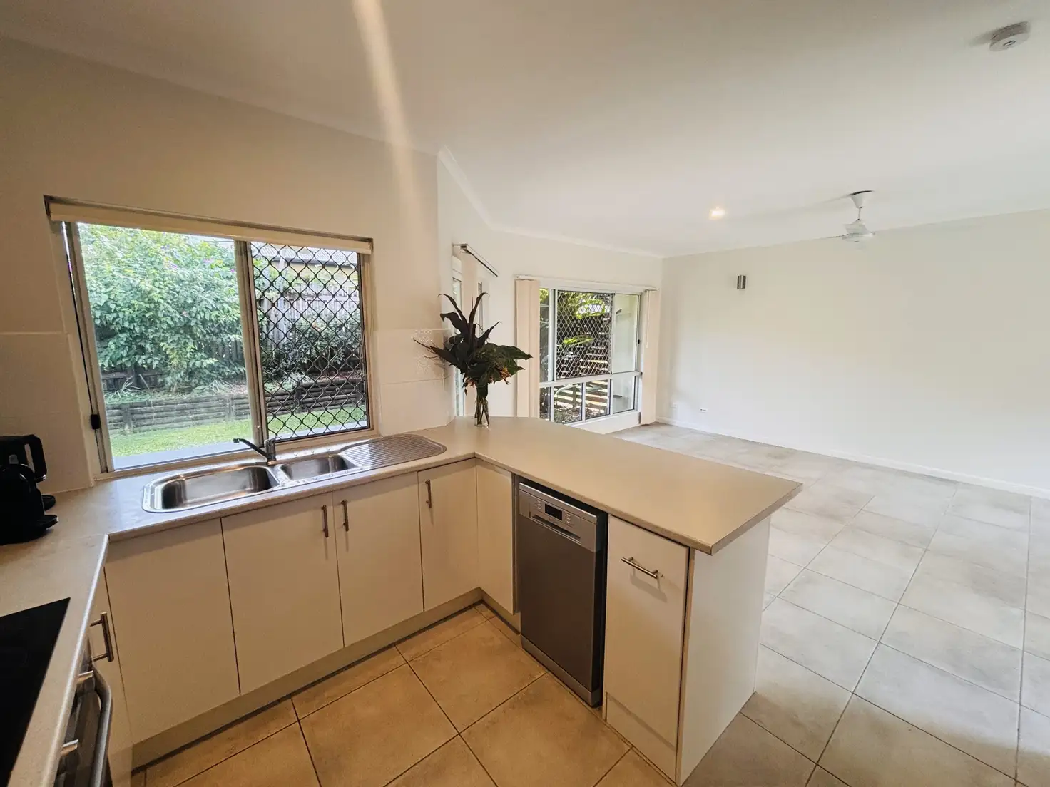 UNIT 31 5-15 MCGREGOR ST, Mooroobool, Cairns, 0 રૂમ, 0 બાથરૂમ, House