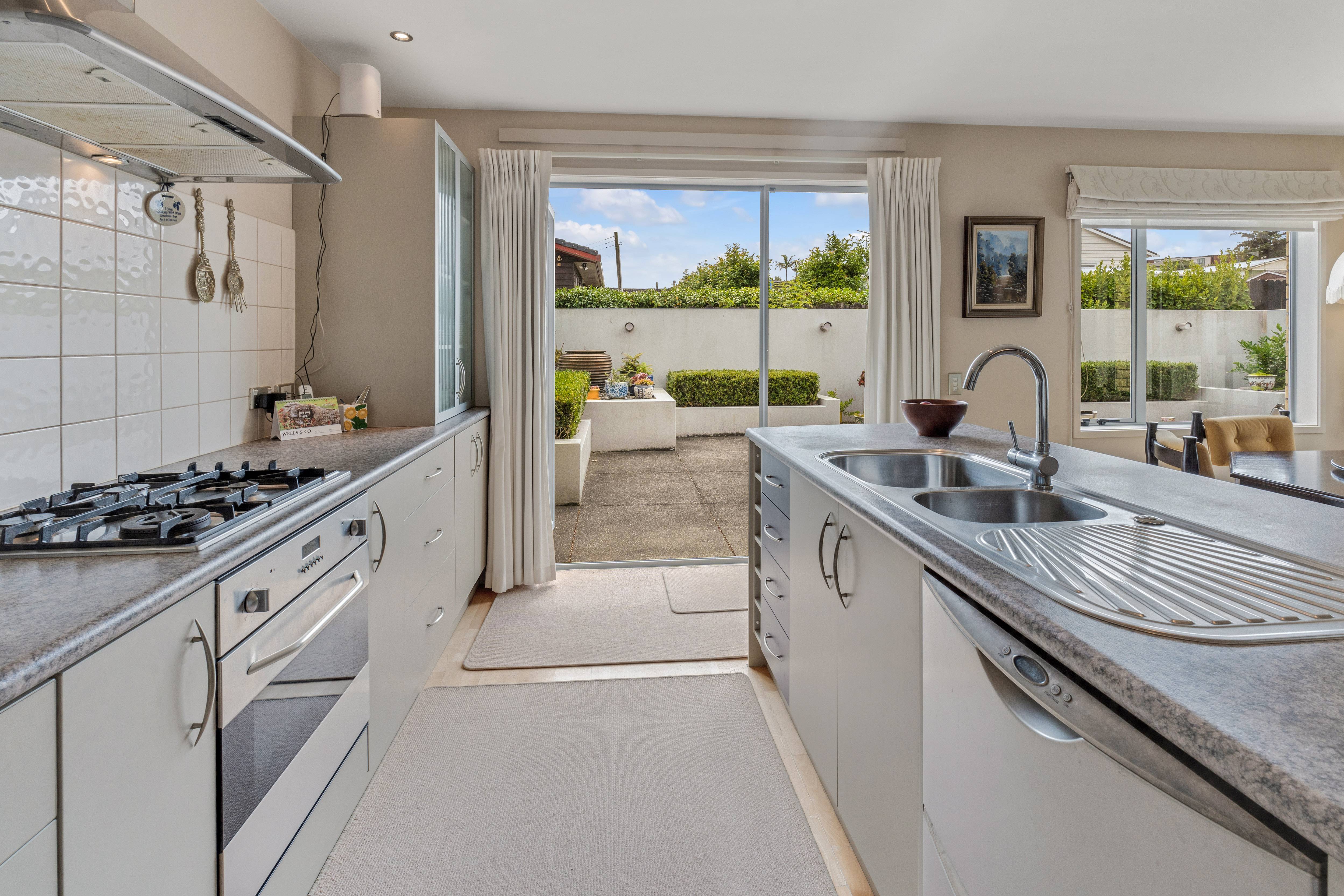 100 Howe Street, Howick, Manukau City, 4房, 2浴, Townhouse