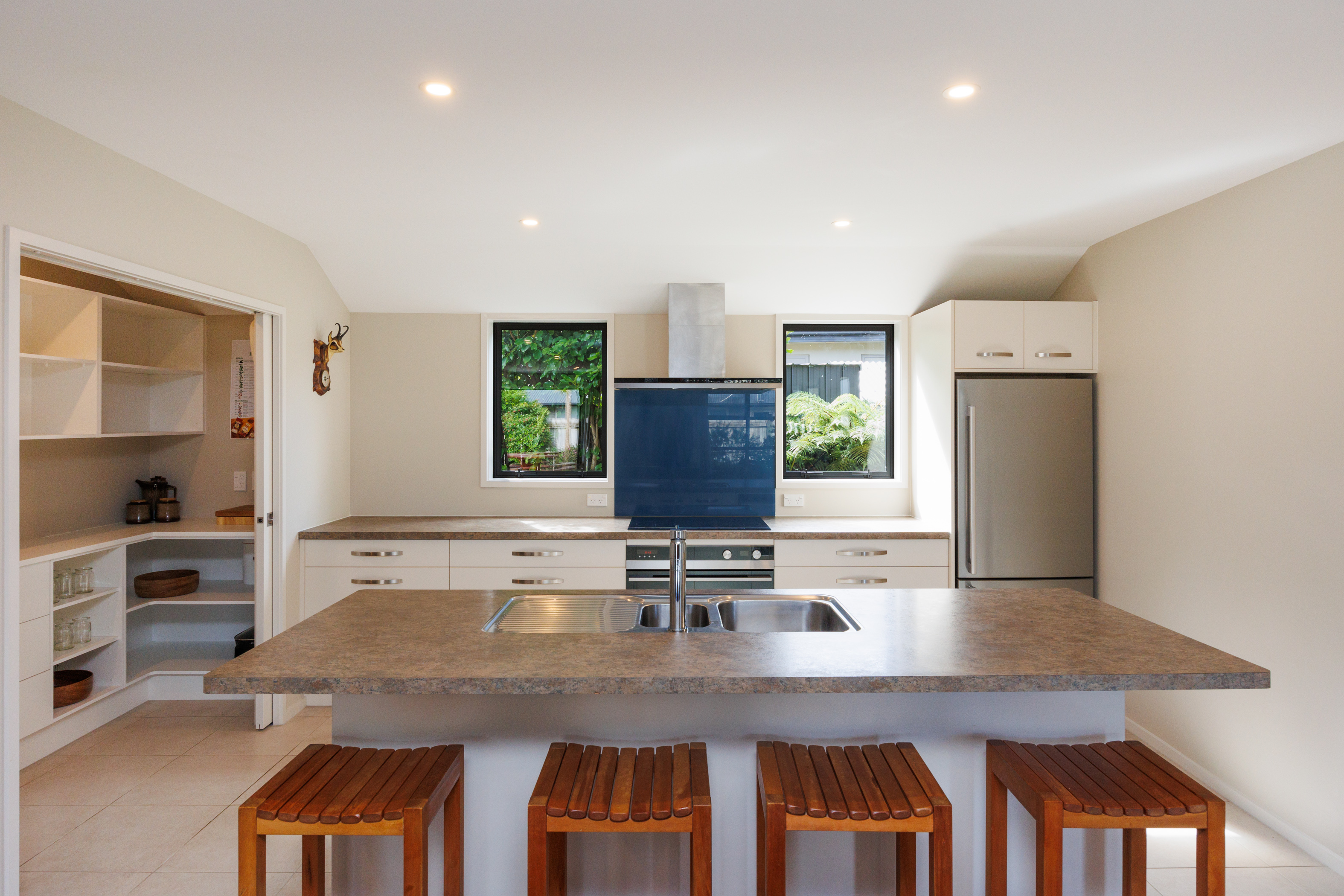 6 Monaco Grove, Fitzherbert, Palmerston North City, 4 कमरे, 0 बाथरूम, House