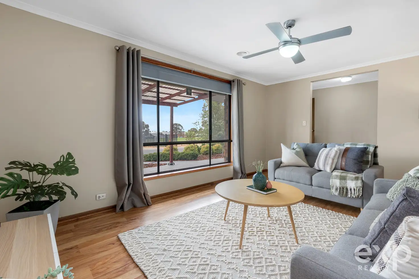17 MILDERA CR, Craigmore, Northern Adelaide, 0 कमरे, 0 बाथरूम, House
