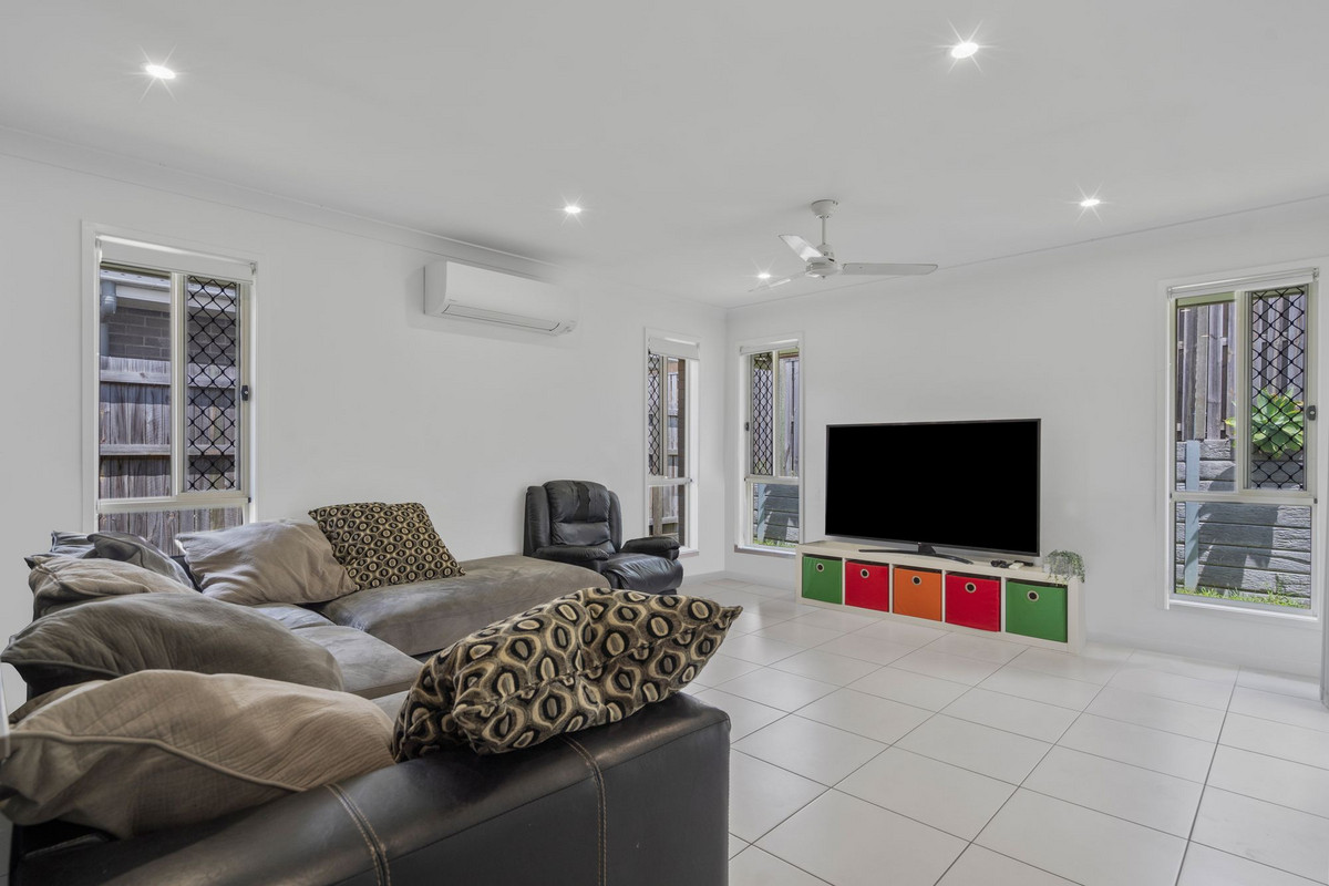 4 FORMOSA ST, PARK RIDGE QLD 4125, 0 غرف, 0 حمامات, House