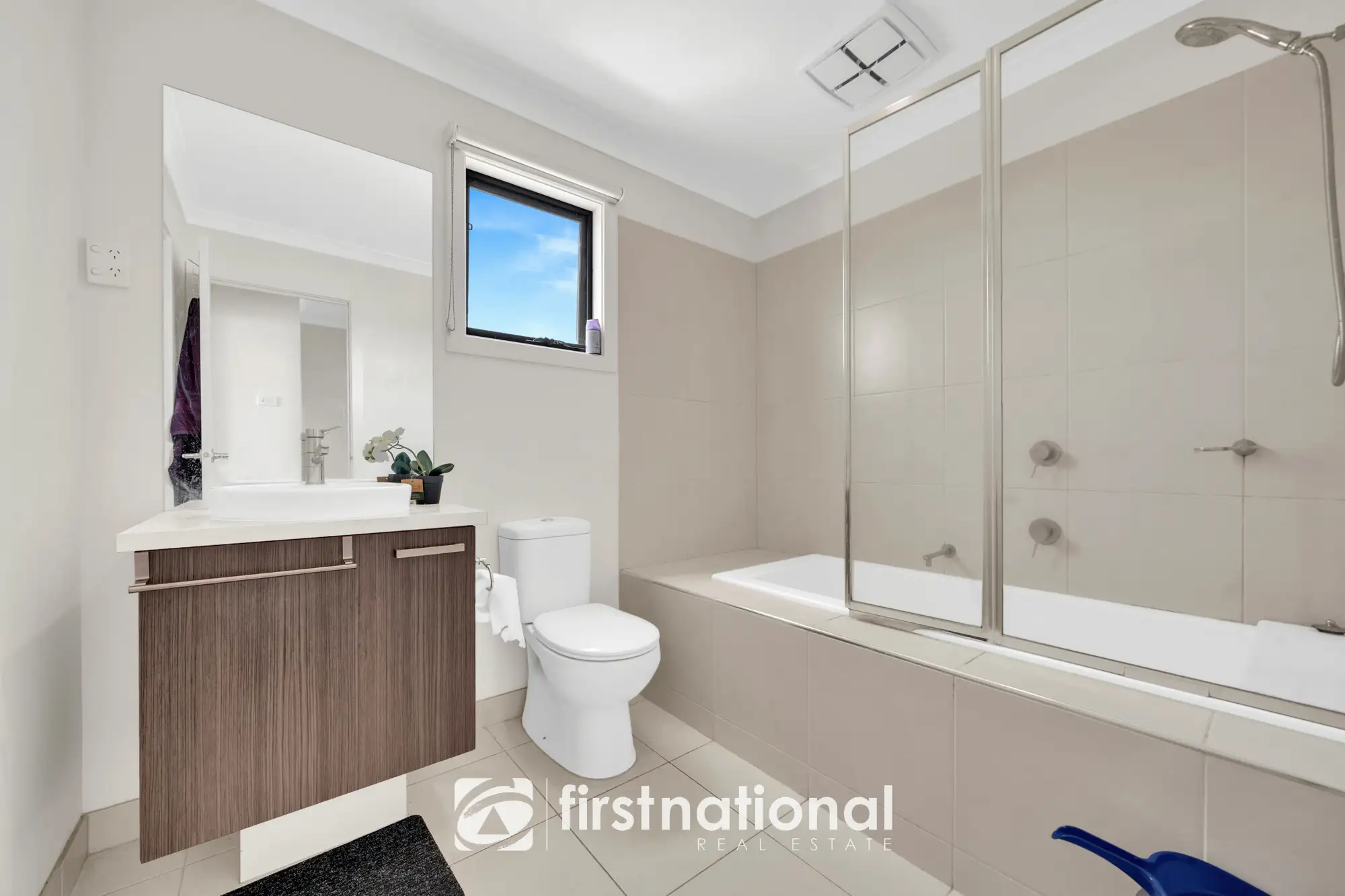 UNIT 15 6 HUCKSON ST, Dandenong, South East Melbourne, 0 कमरे, 0 बाथरूम, Unit