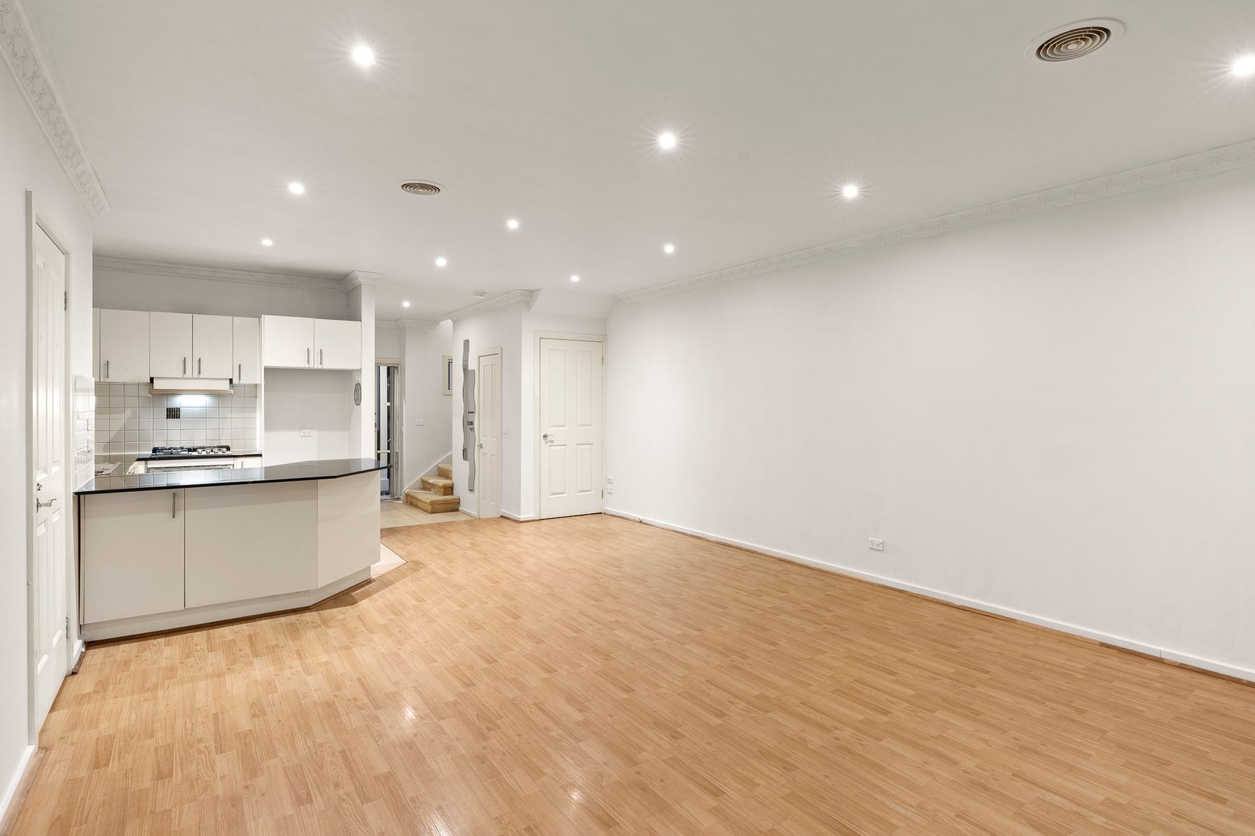 28-30 DUNBLANE RD, Noble Park, South East Melbourne, 0 Kuwarto, 0 Banyo, Unit