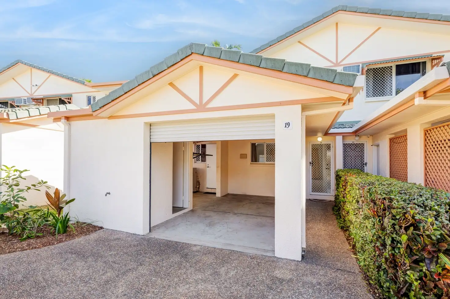 TUFFLEY COURT 21-23 TUFFLEY ST, West End, Townsville, 0房, 0浴, Townhouse