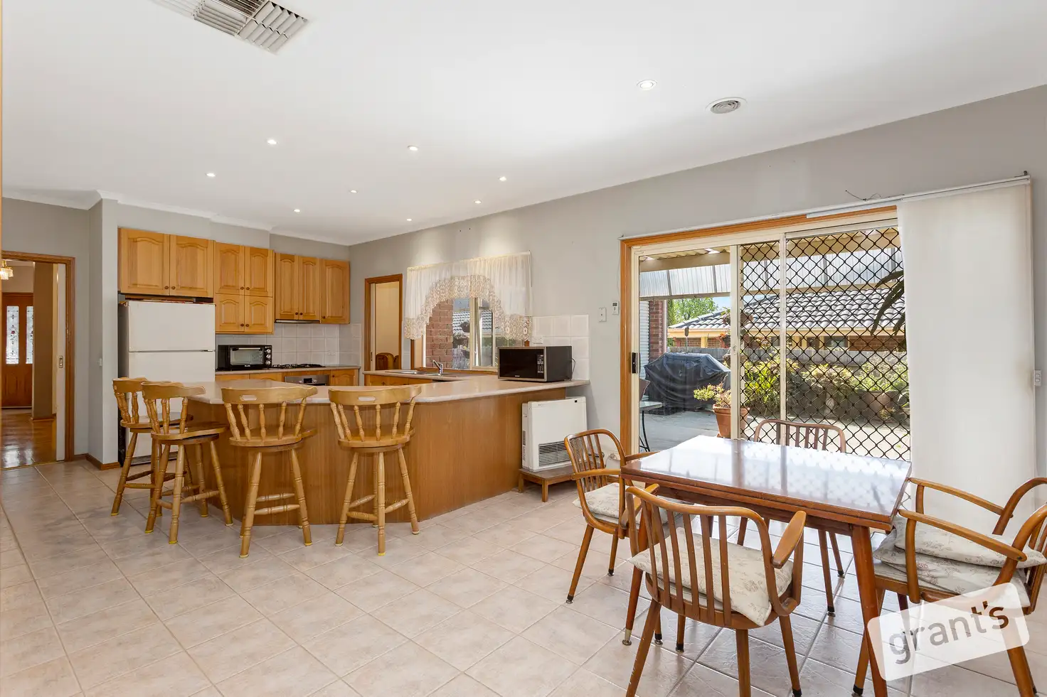 43 MAYFAIR CR, Narre Warren, South East Melbourne, 0 rūma, 0 rūma horoi, House