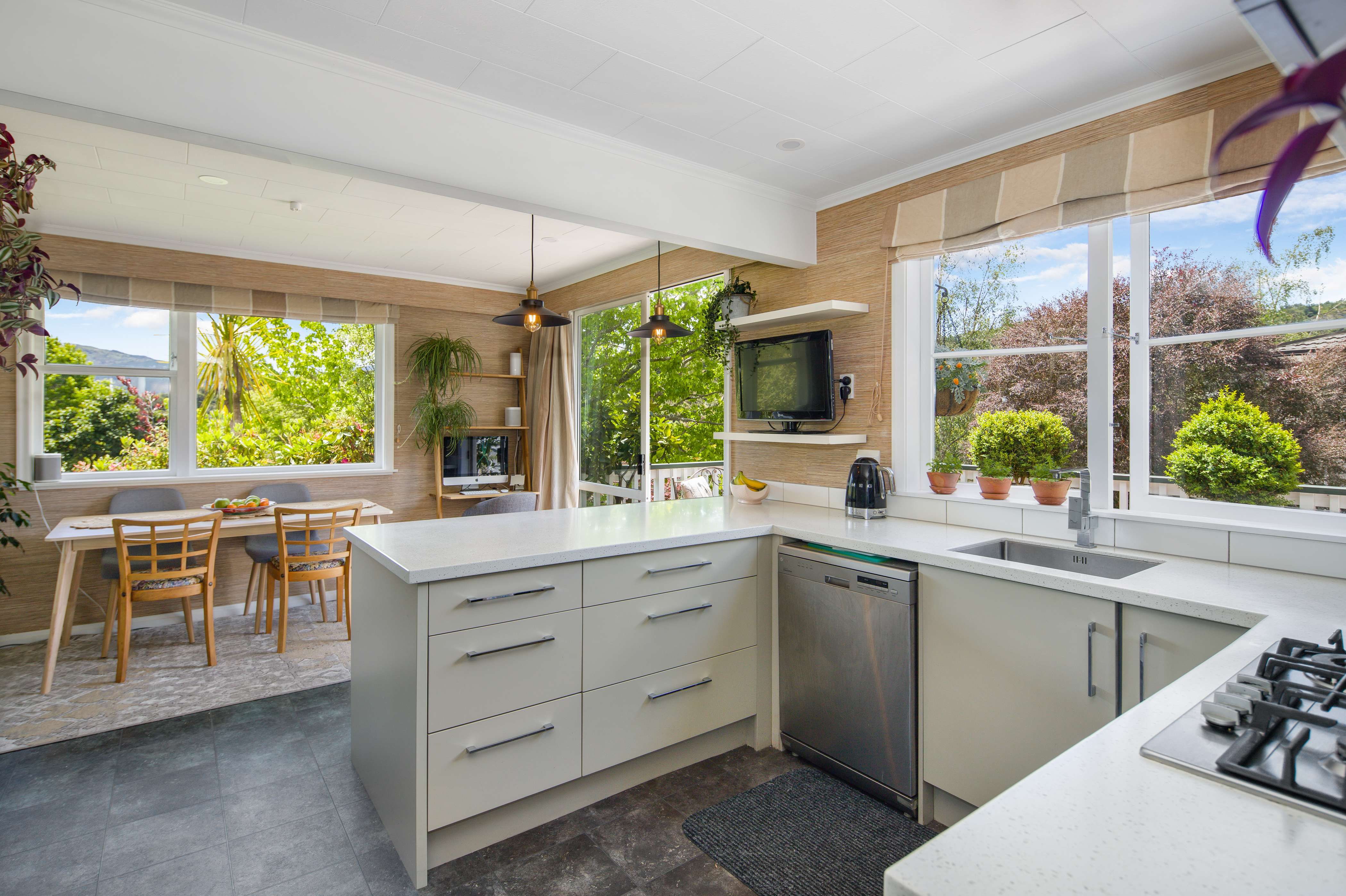 18 Chichester Drive, Pinehaven, Upper Hutt City, 3 chambres, 0 salles de bain