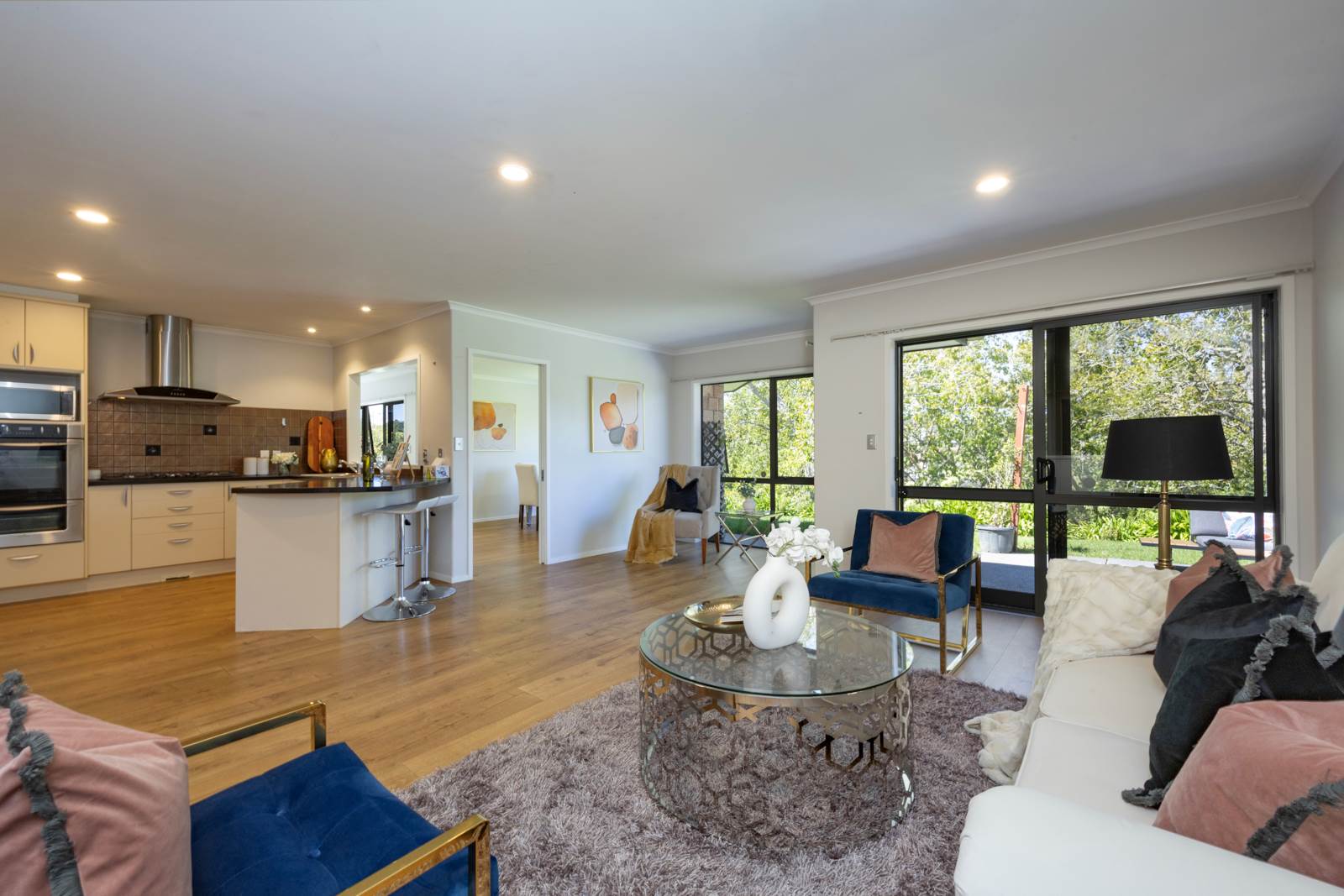 8 Regis Lane, Flat Bush, Auckland - Manukau, 7部屋, 3バスルーム, Home & Income