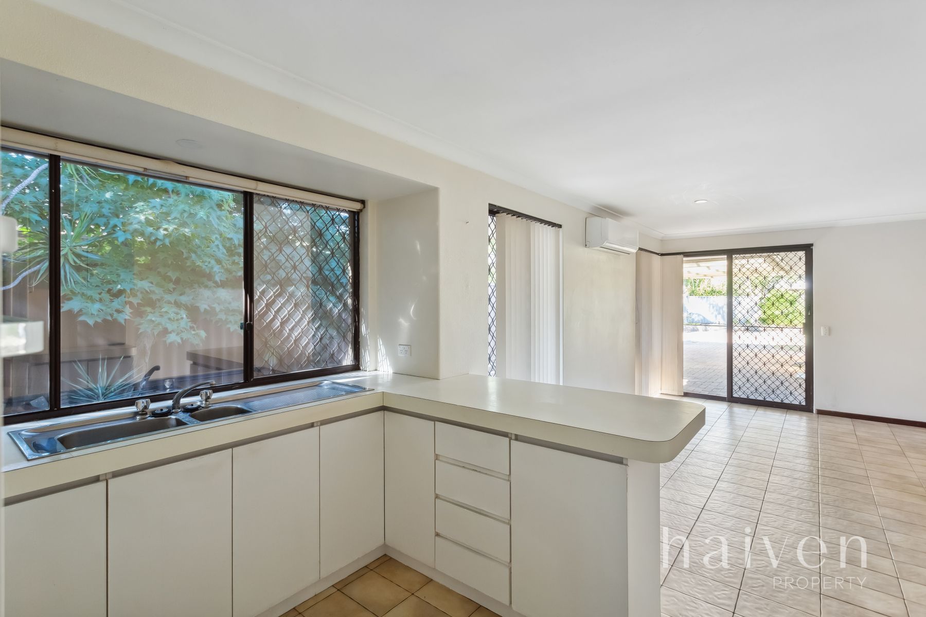 10 MICHEL CR, GOSNELLS WA 6110, 0 Bedrooms, 0 Bathrooms, House