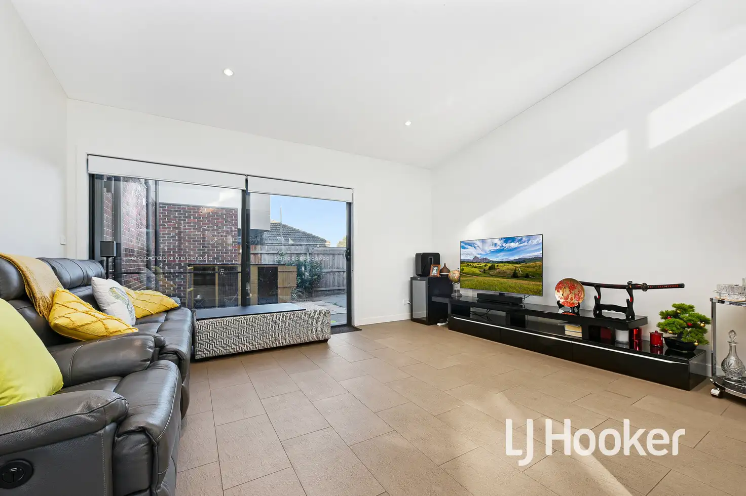 35A KING GEORGE PDE, Dandenong, South East Melbourne, 0 ห้องนอน, 0 ห้องน้ำ, Townhouse
