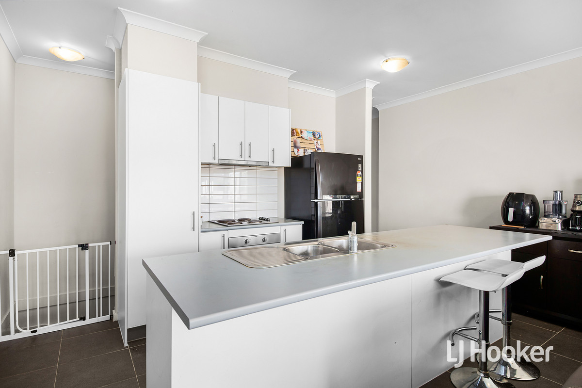 UNIT 25 64 ESCAPADE BVD, Craigieburn, North Melbourne, 0 कमरे, 0 बाथरूम, Townhouse