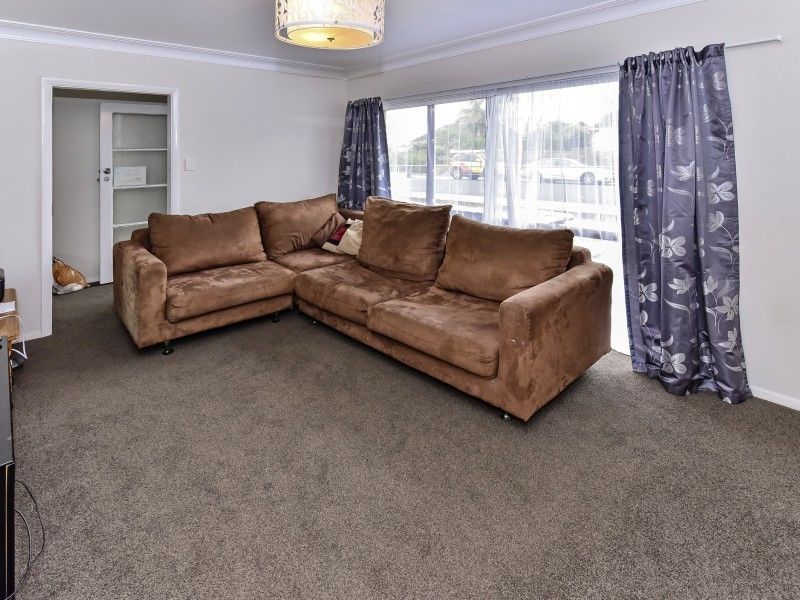 2 Mcdougall Street, Manurewa, Manukau City, 6 રૂમ, 1 બાથરૂમ