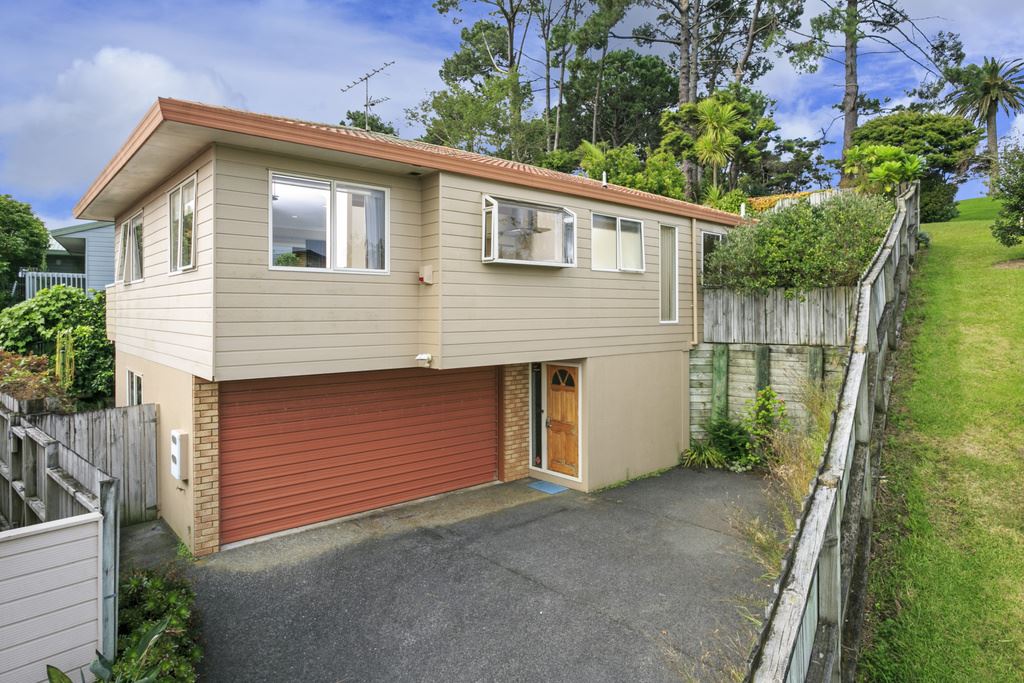 2/22 Grenadine Place, Unsworth Heights, North Shore City, 3 રૂમ, 0 બાથરૂમ