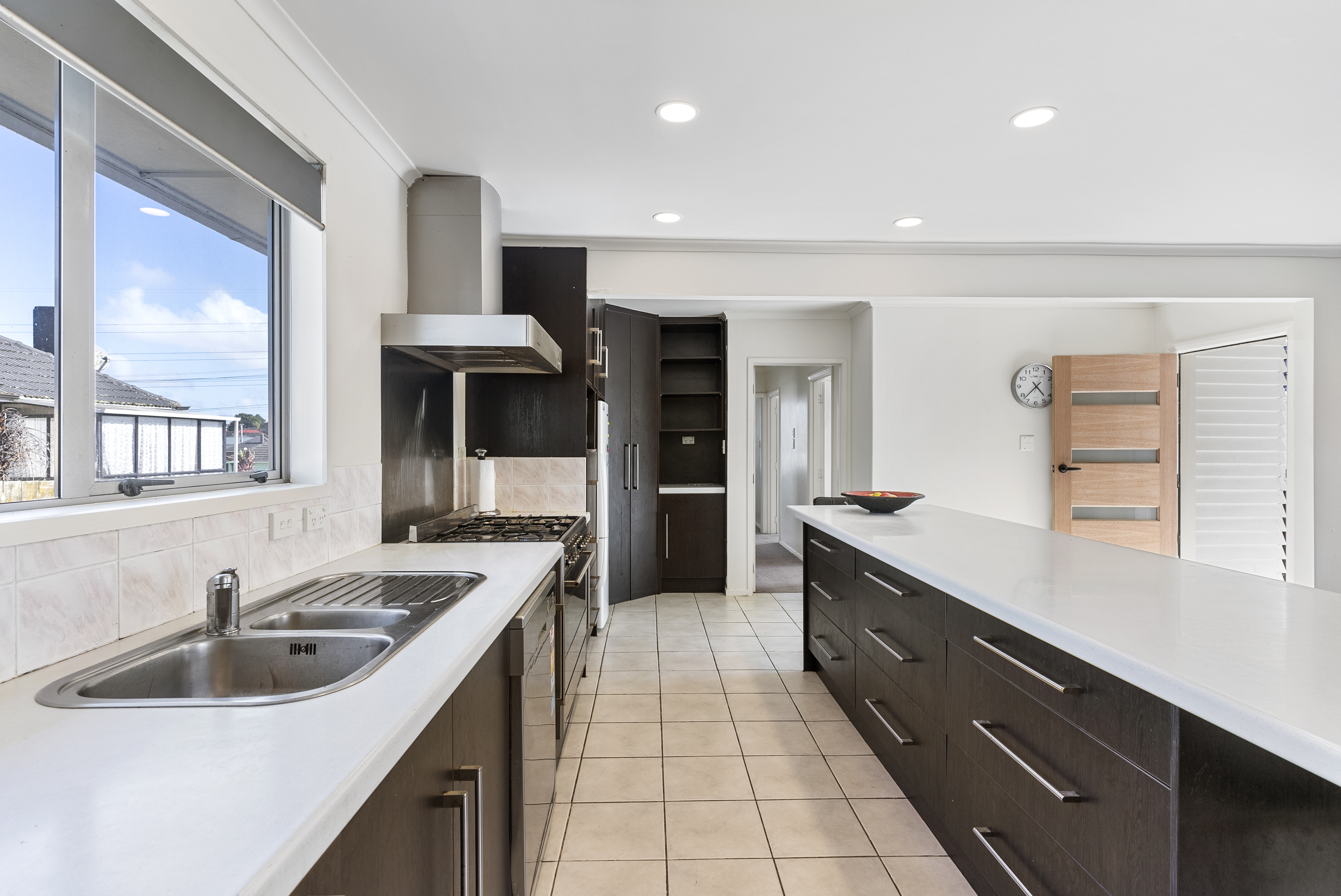 15 Fisher Crescent, Otara, Manukau City, 5 Bedrooms, 3 Bathrooms, House